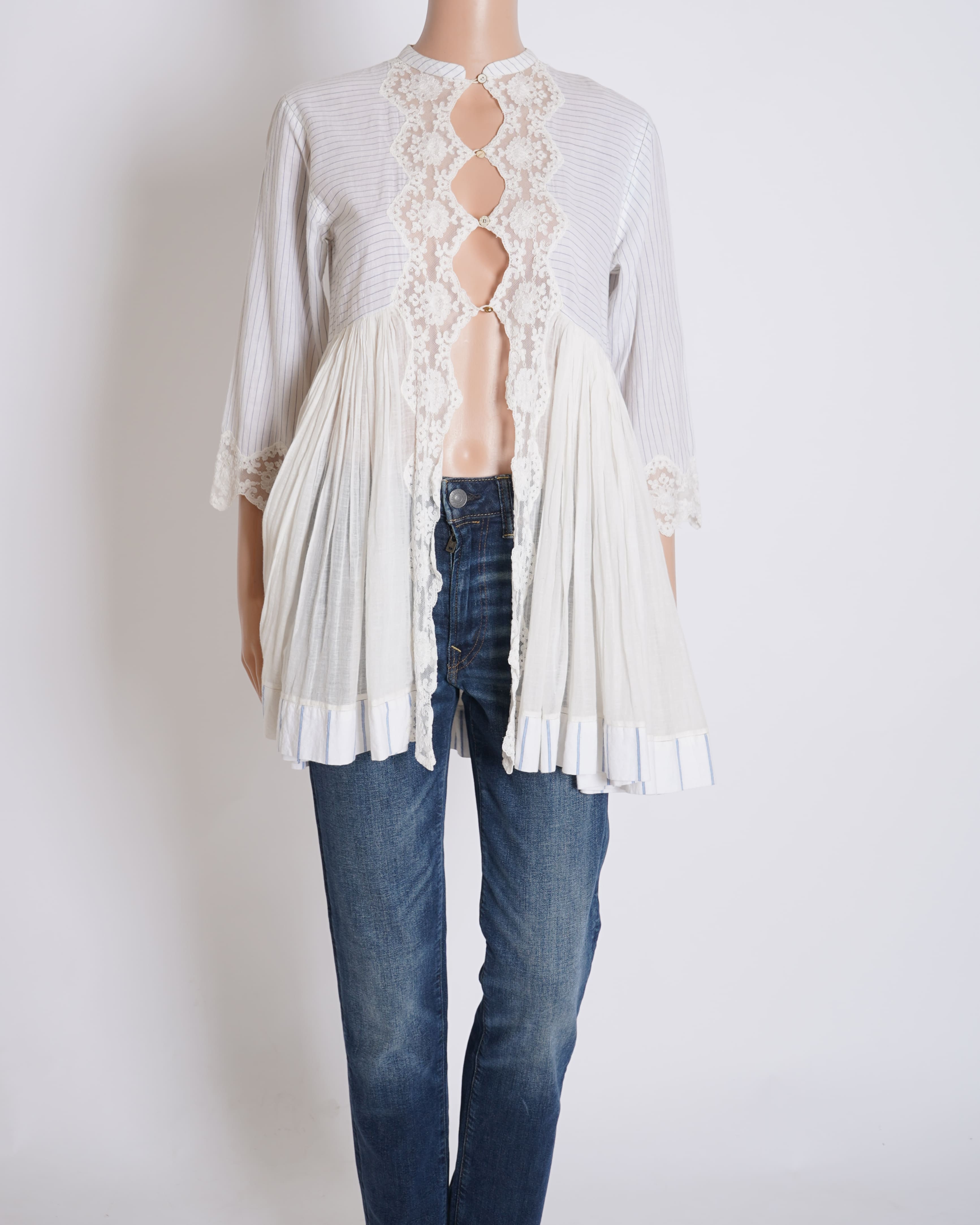 Pero Pinstripe Top In White