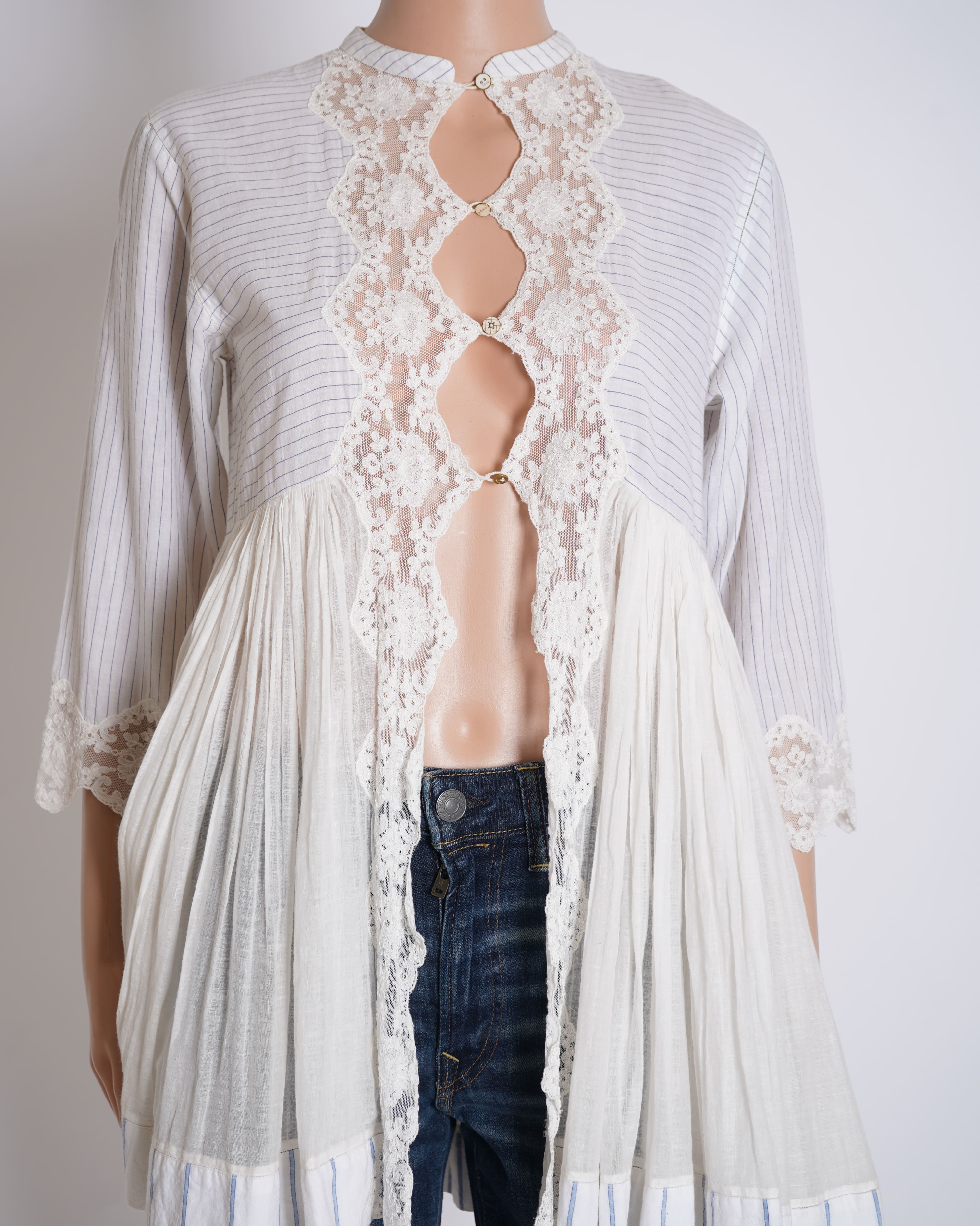 Pero Pinstripe Top In White