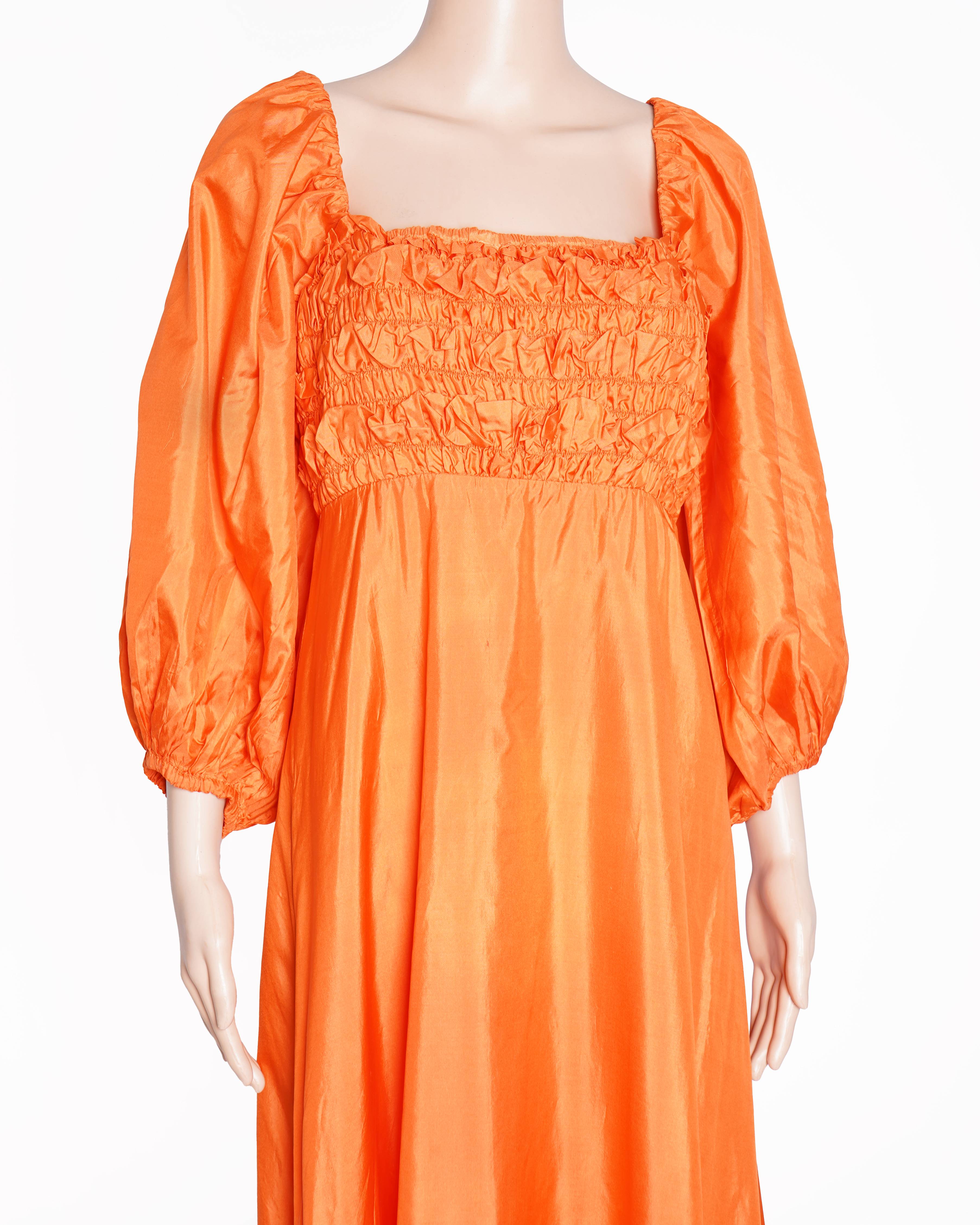 Malie Regina Dress in orange