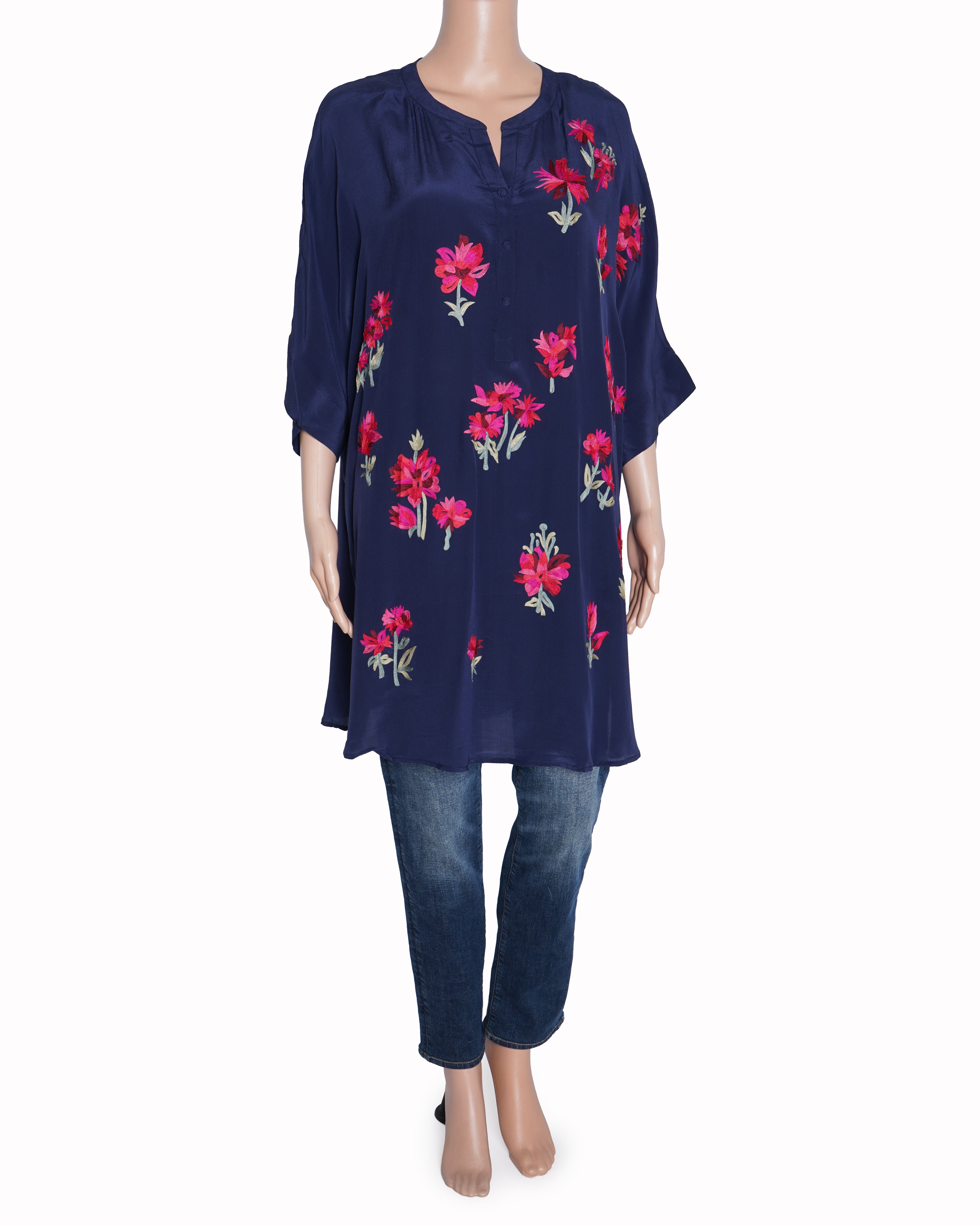 Ranna gill short floral embroided kurta