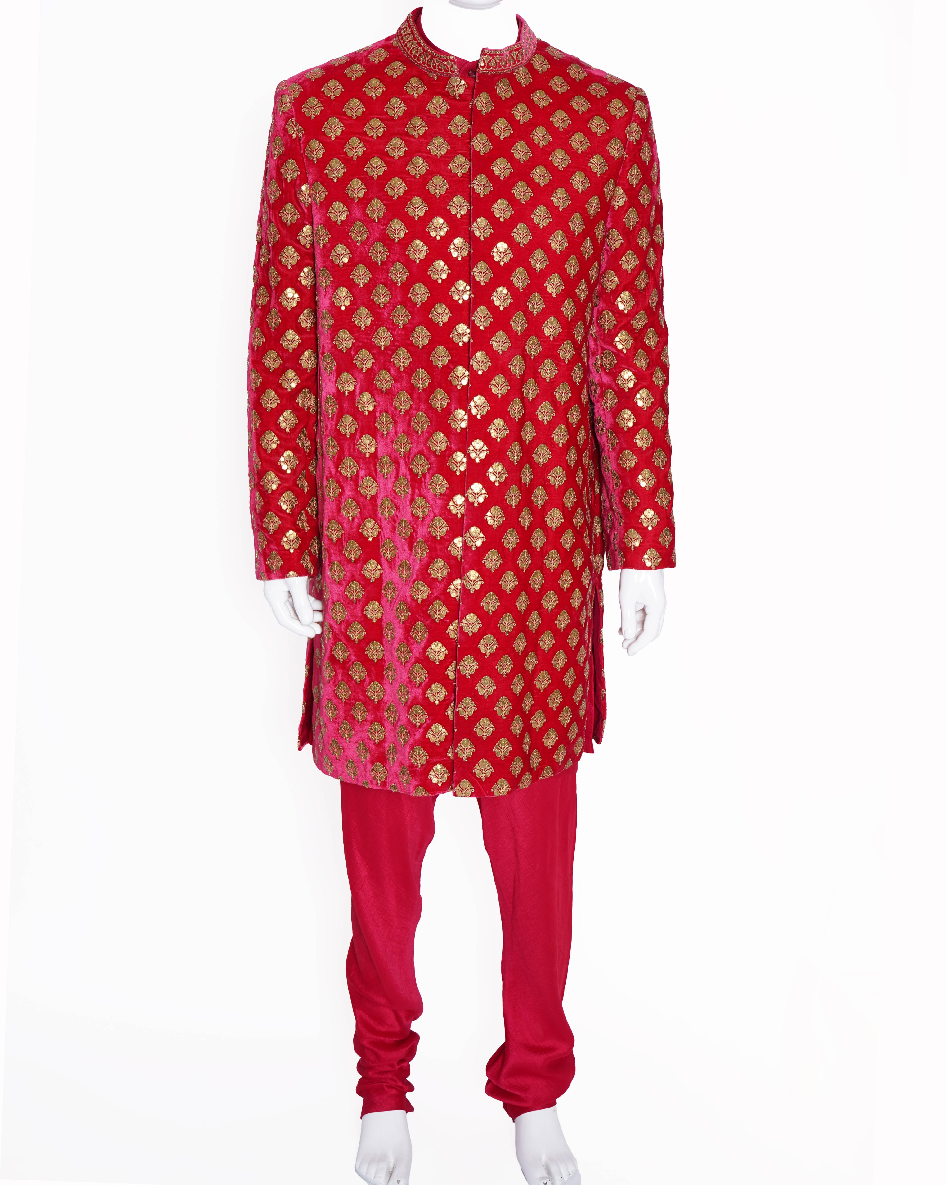Sabyasachi
Hot Pink sherwani set of 3 With Buttis Allover