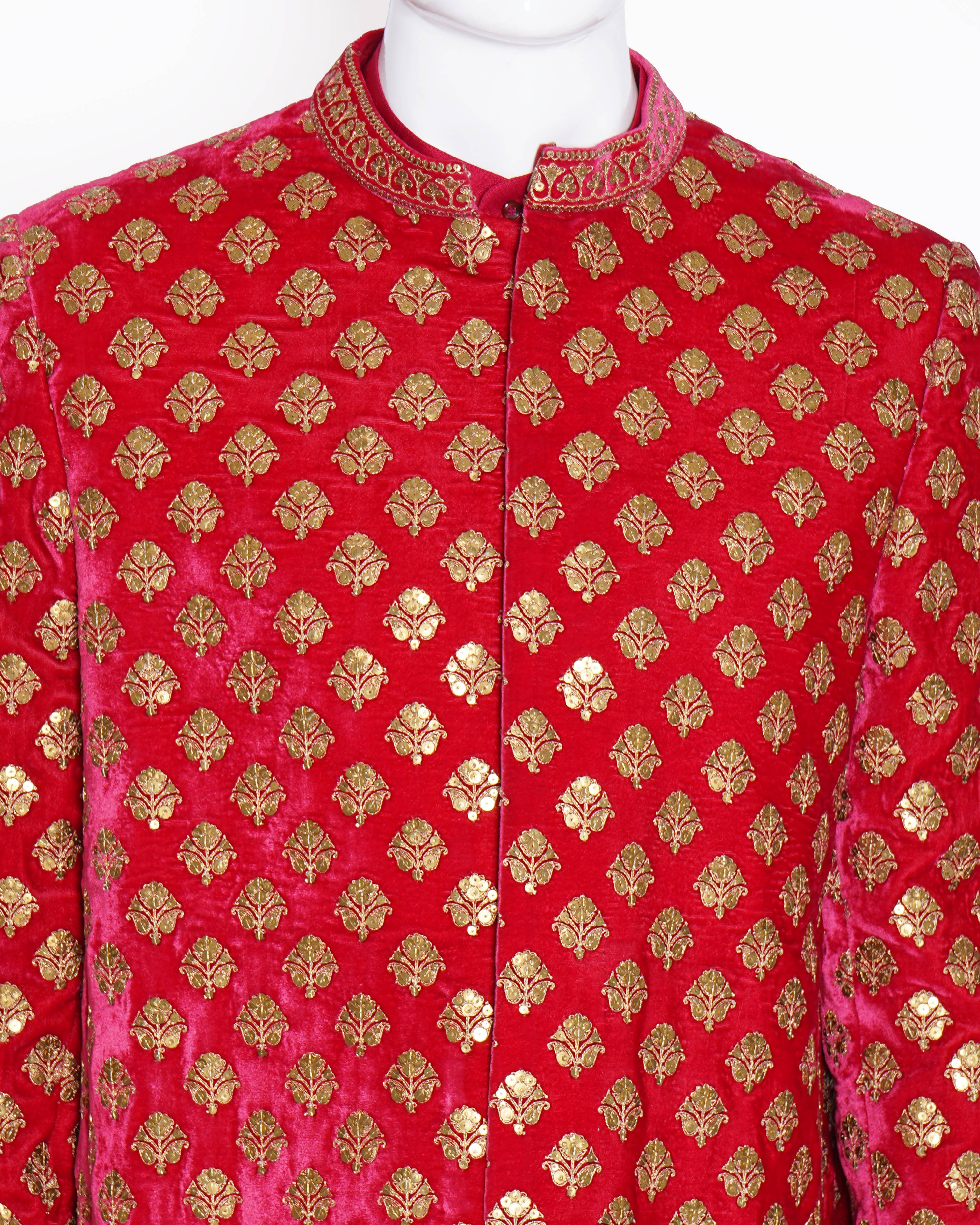Sabyasachi
Hot Pink sherwani set of 3 With Buttis Allover