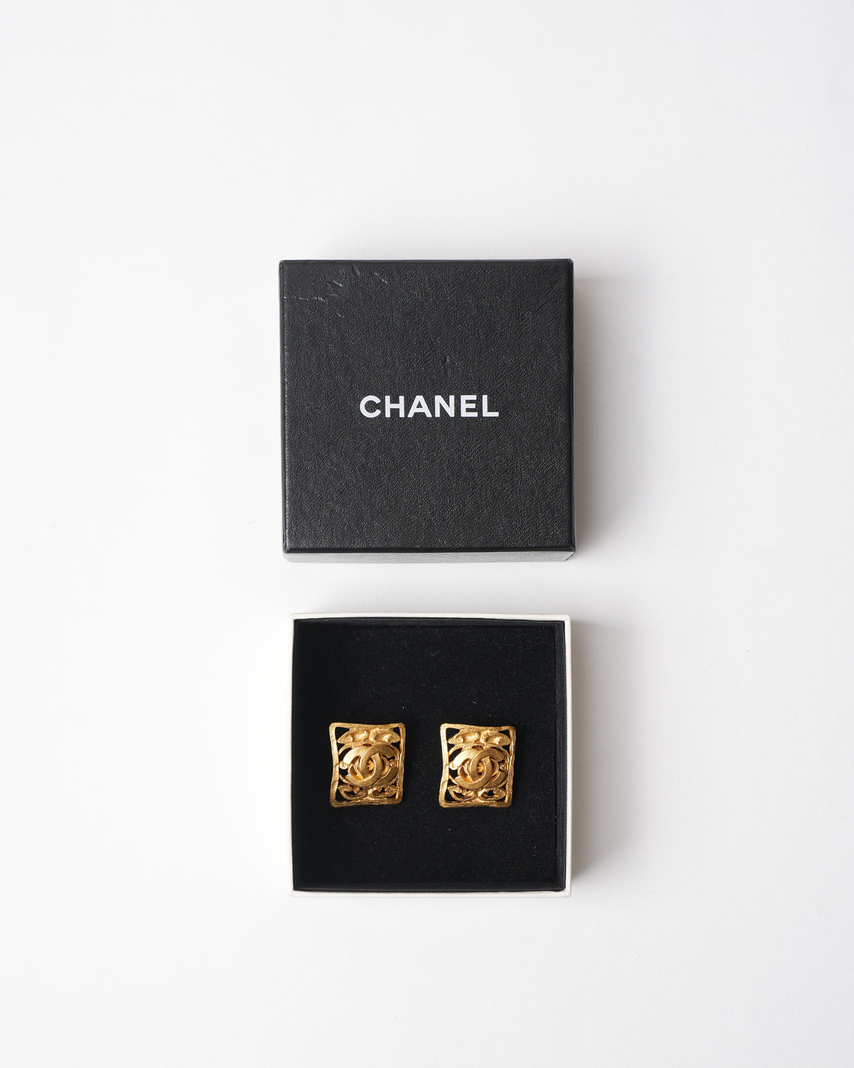 Vintage Chanel Gold Plated since 1995 Earring