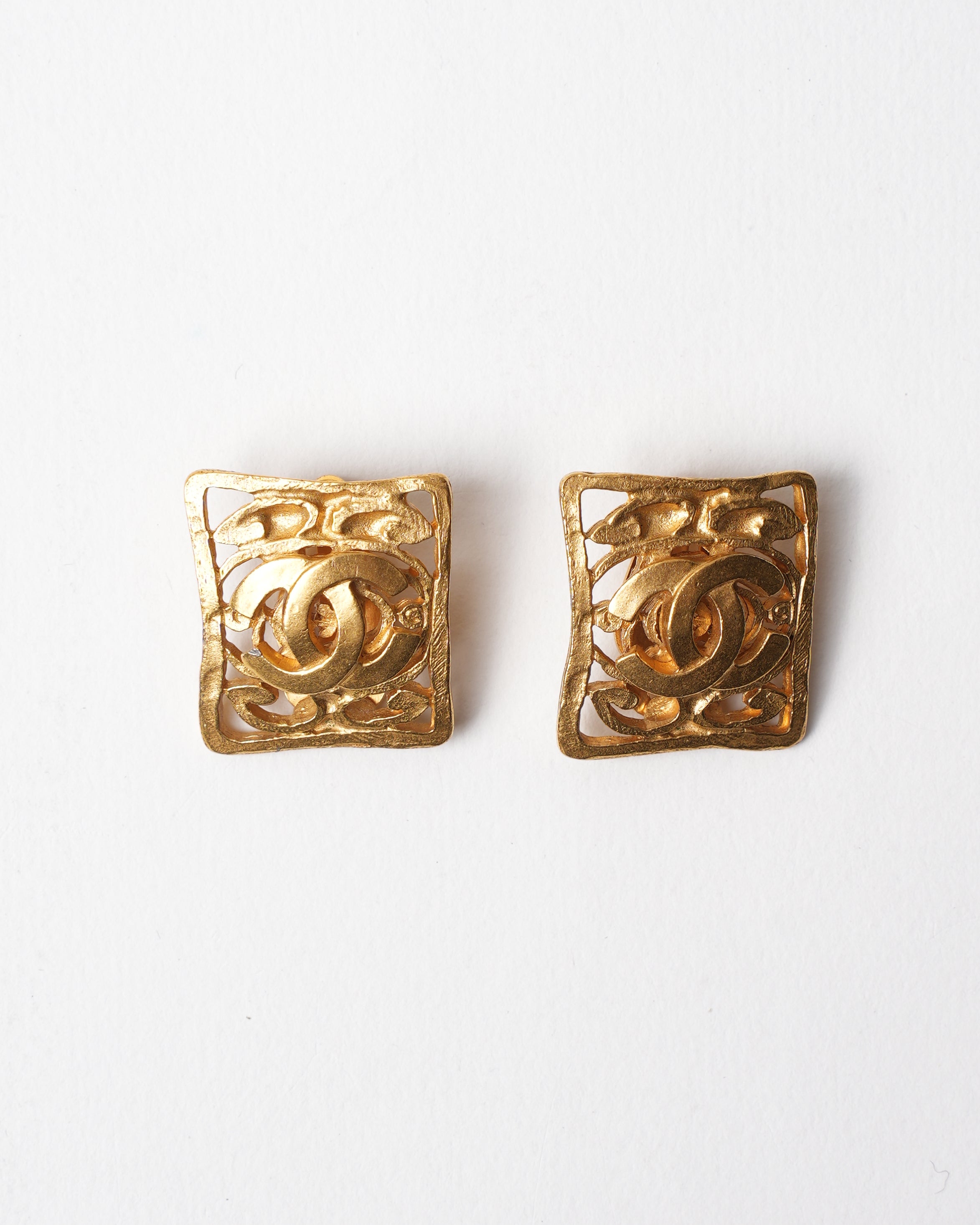 Vintage Chanel Gold Plated since 1995 Earring