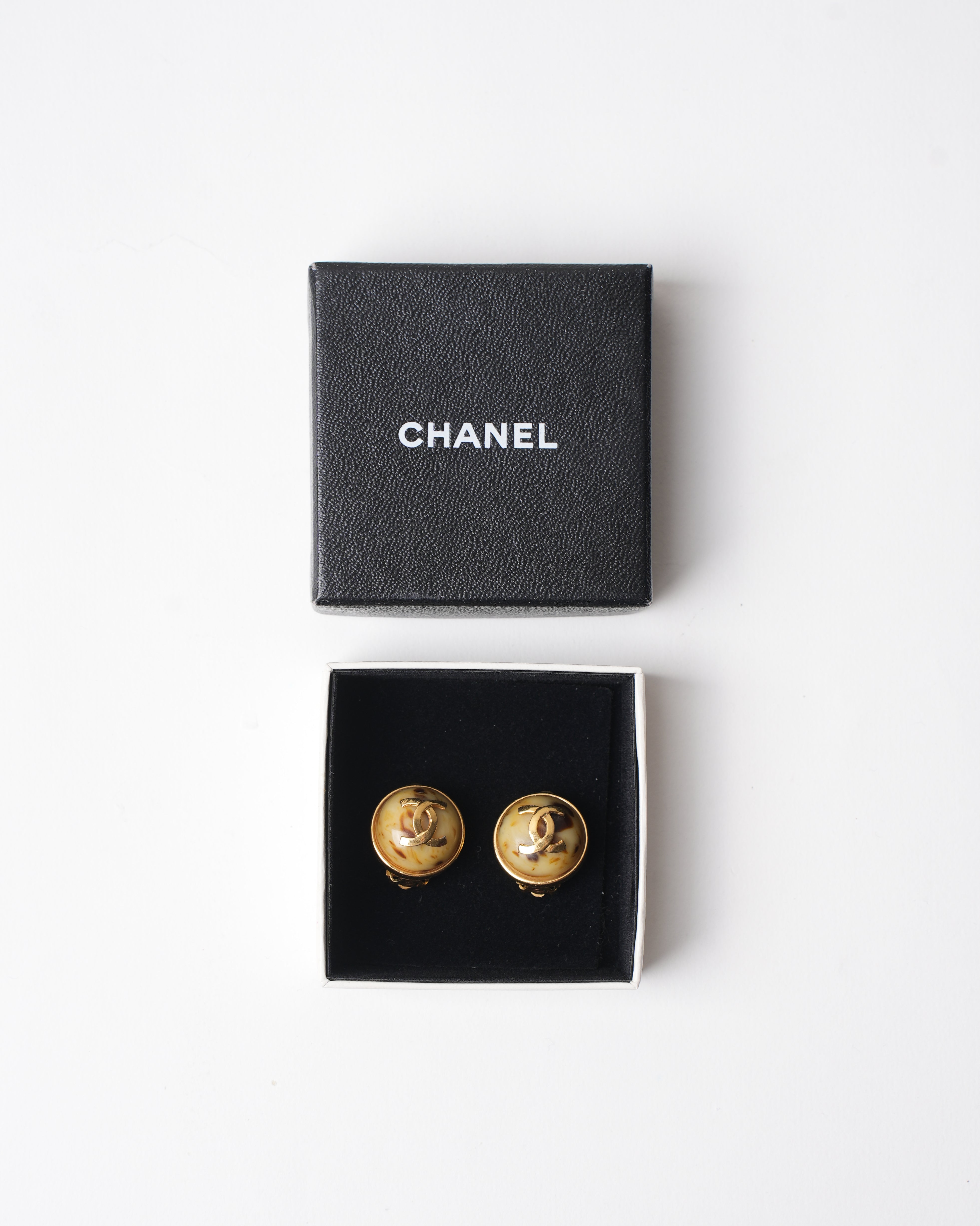 Vintage Chanel Gold Plated since 1980 Earring