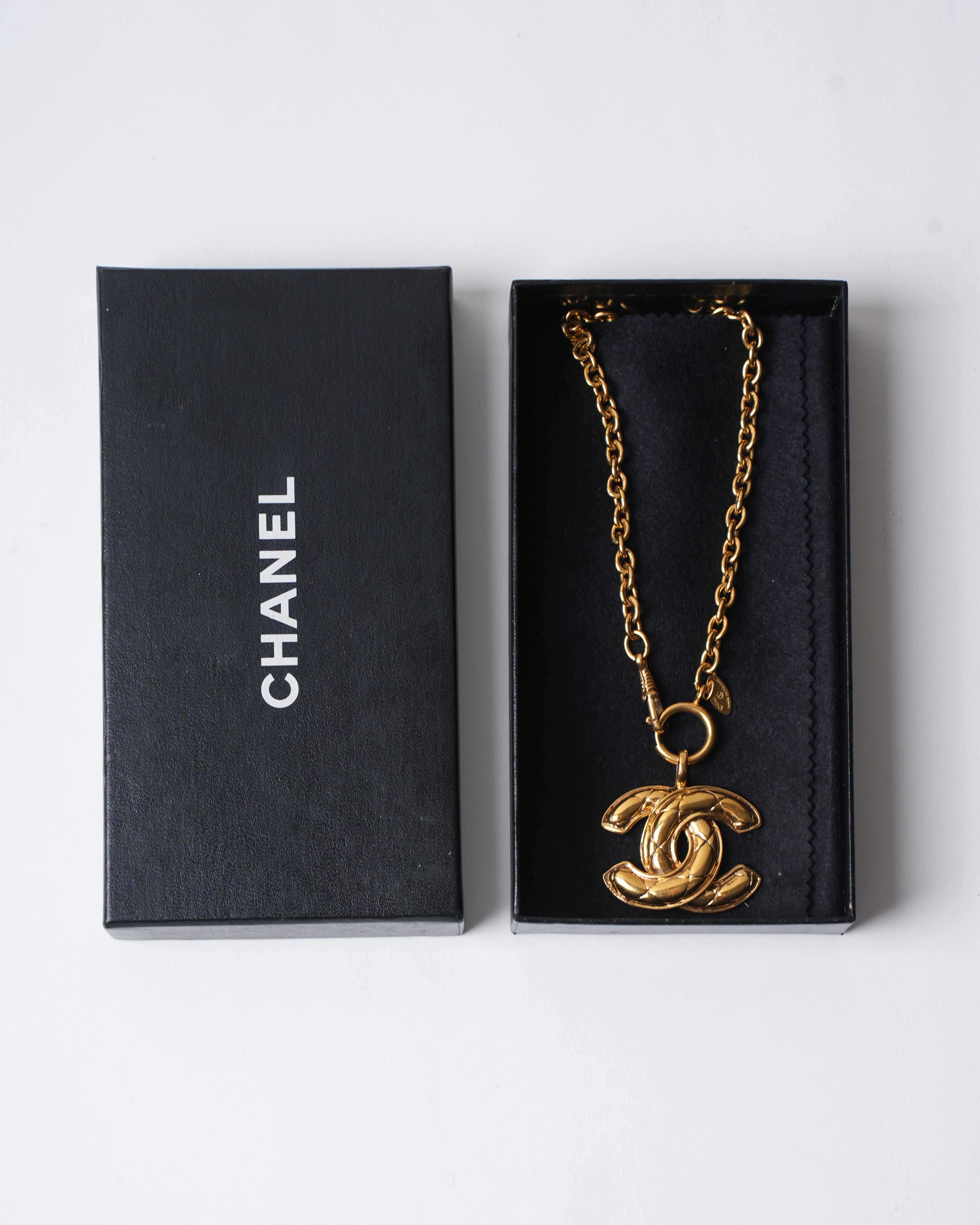 Vintage Chanel 1990 Necklace