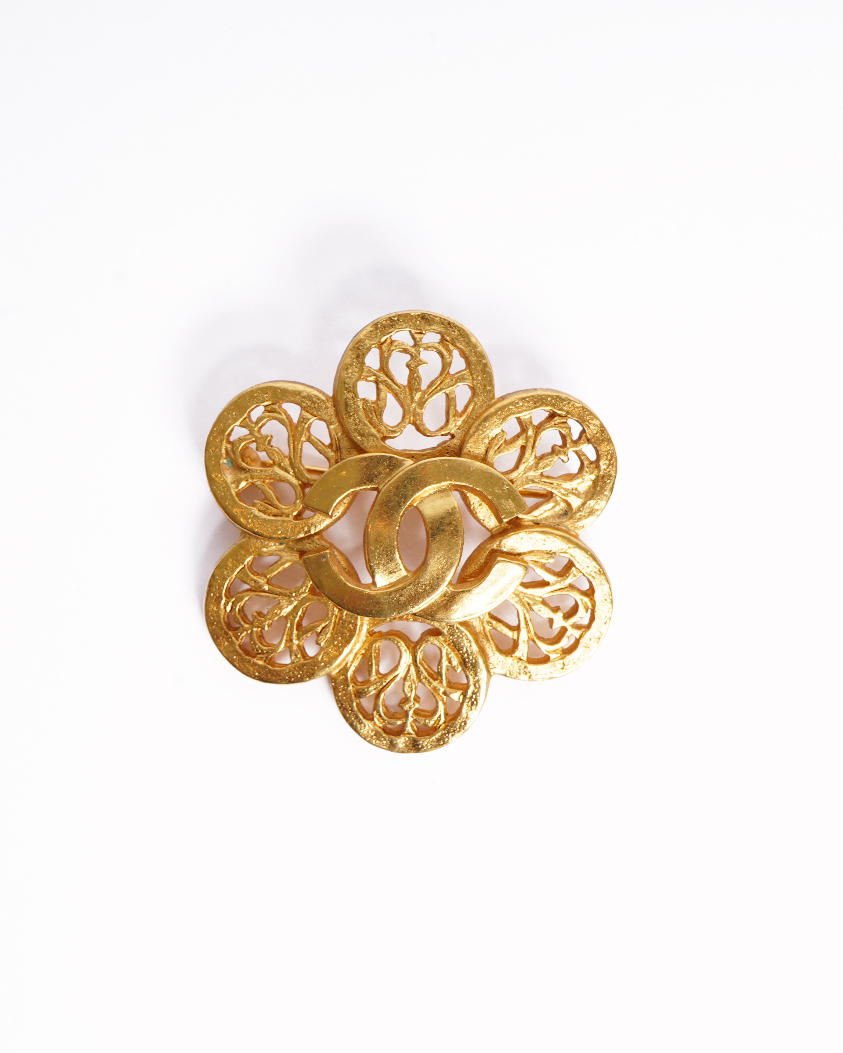 Vintage Chanel 1995 gold plated Floral brooch made in france