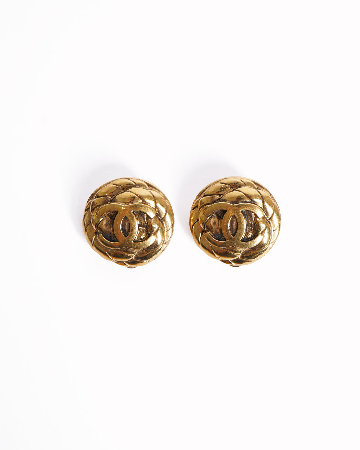 Vintage Chanel 1996 Gold Plated Earring 
Made In France