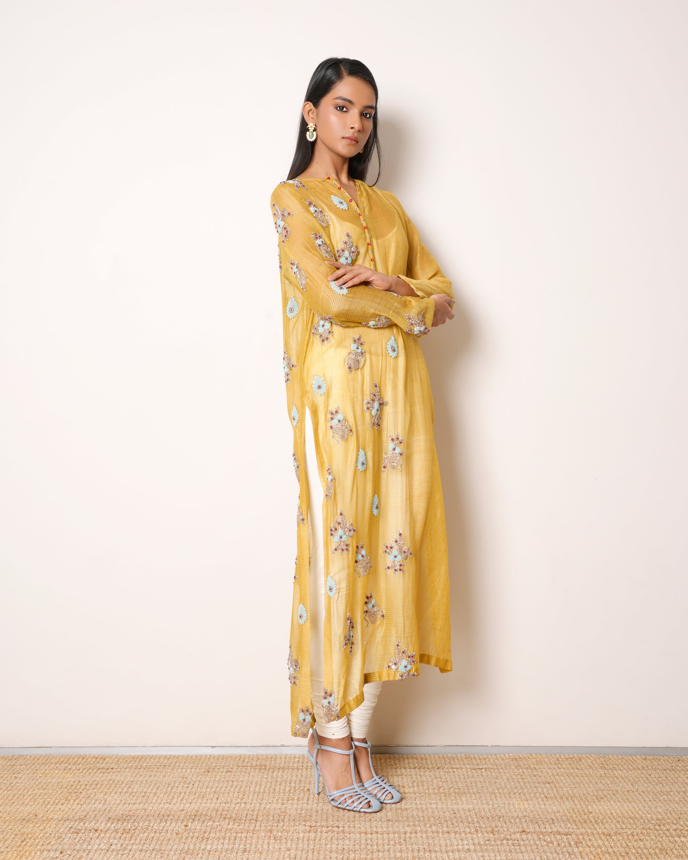 Anamika Khanna | Women's Designer Fashion | Shop online at Ogaan.com