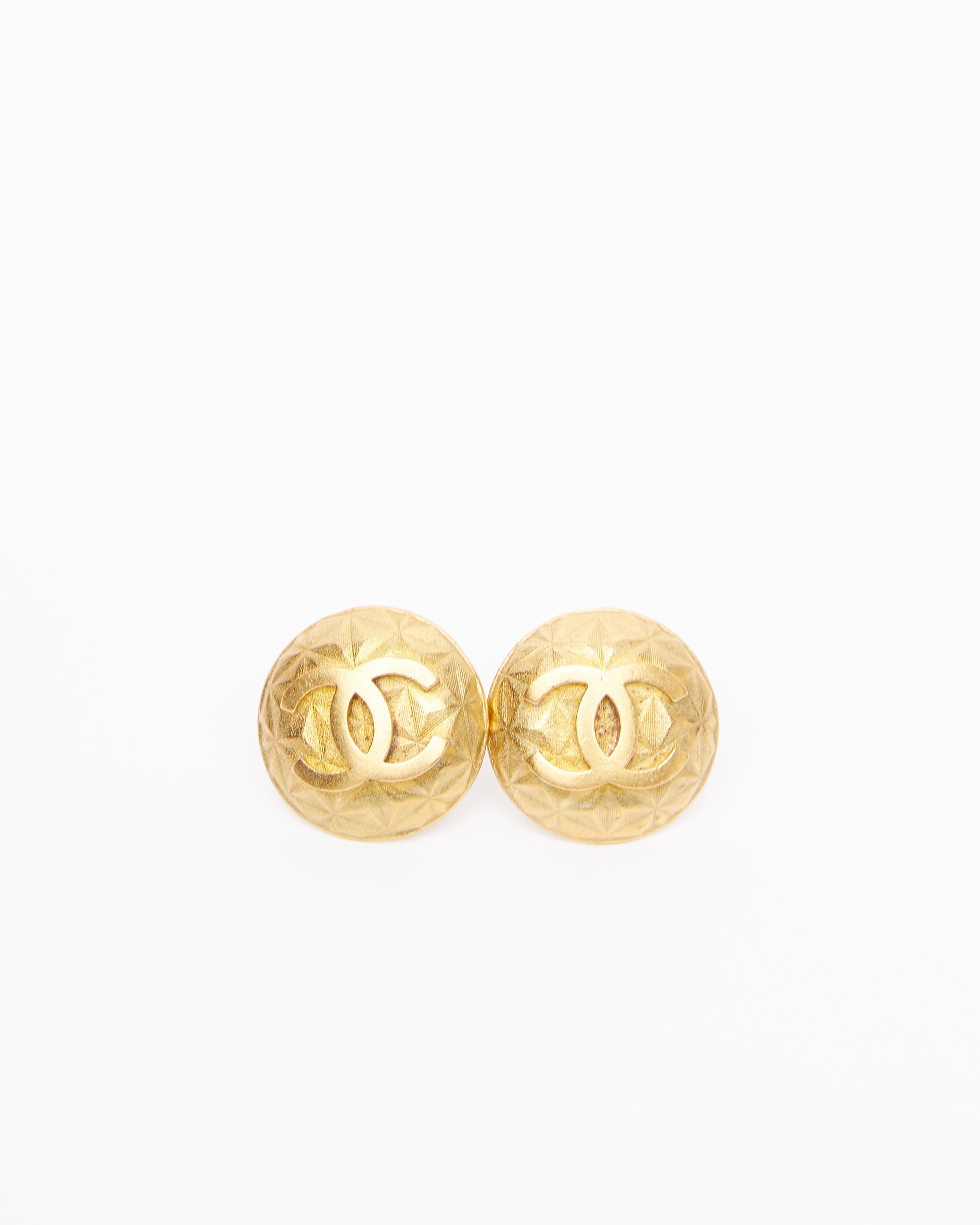 Vintage chanel Gold pleated Earing