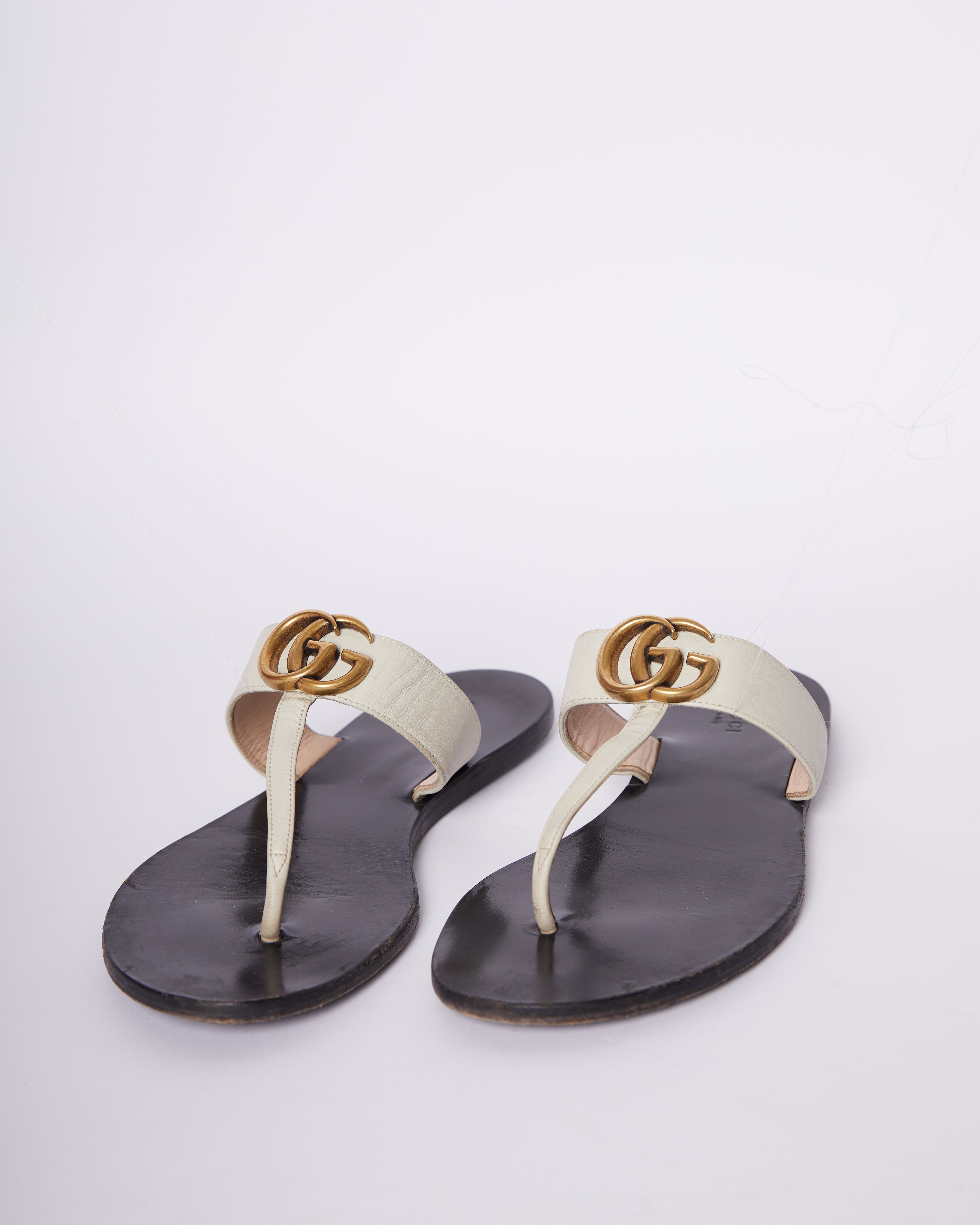 Gucci G Leather Flats Flip Flops