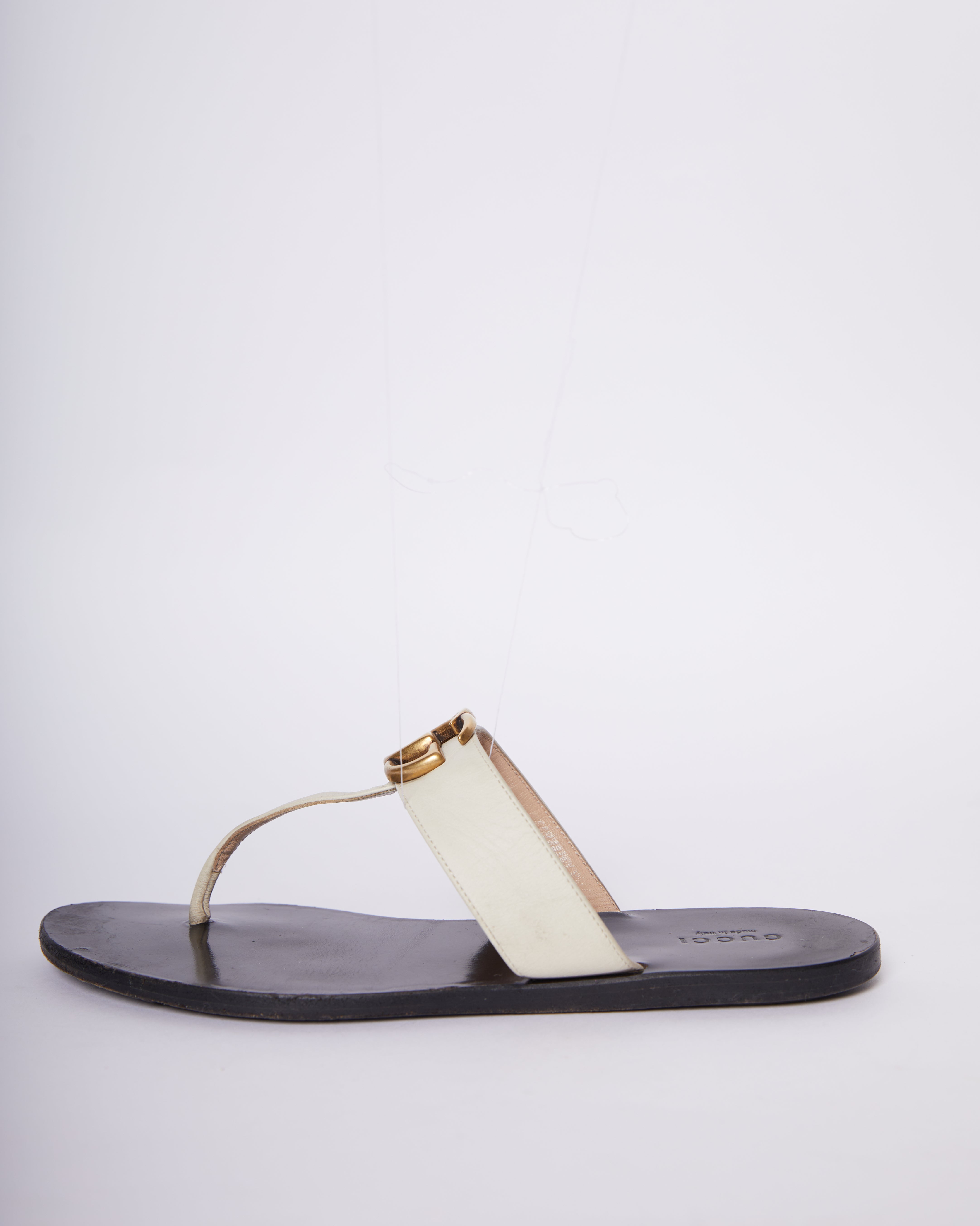 Gucci G Leather Flats Flip Flops