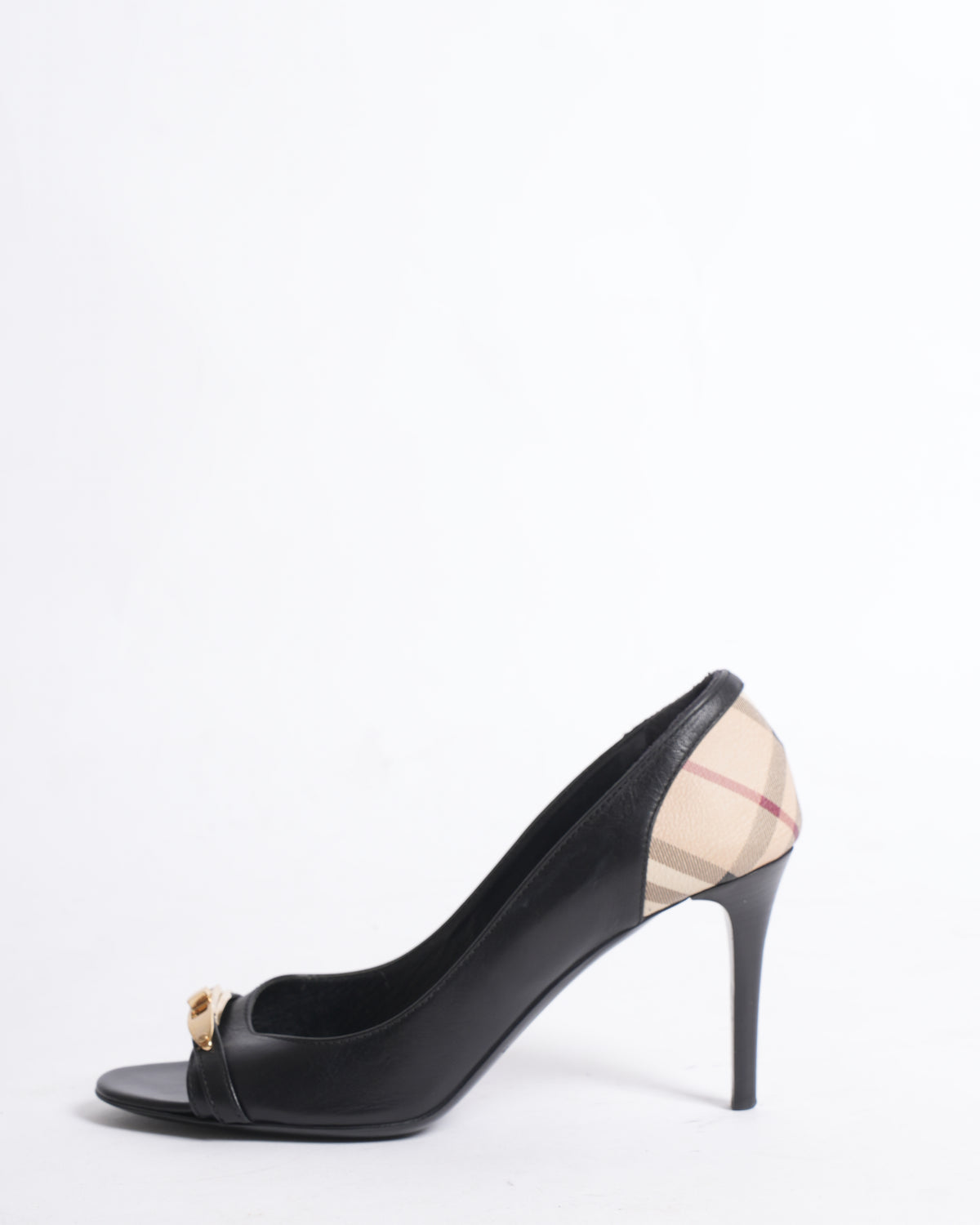 Burberry peep toe heels in black