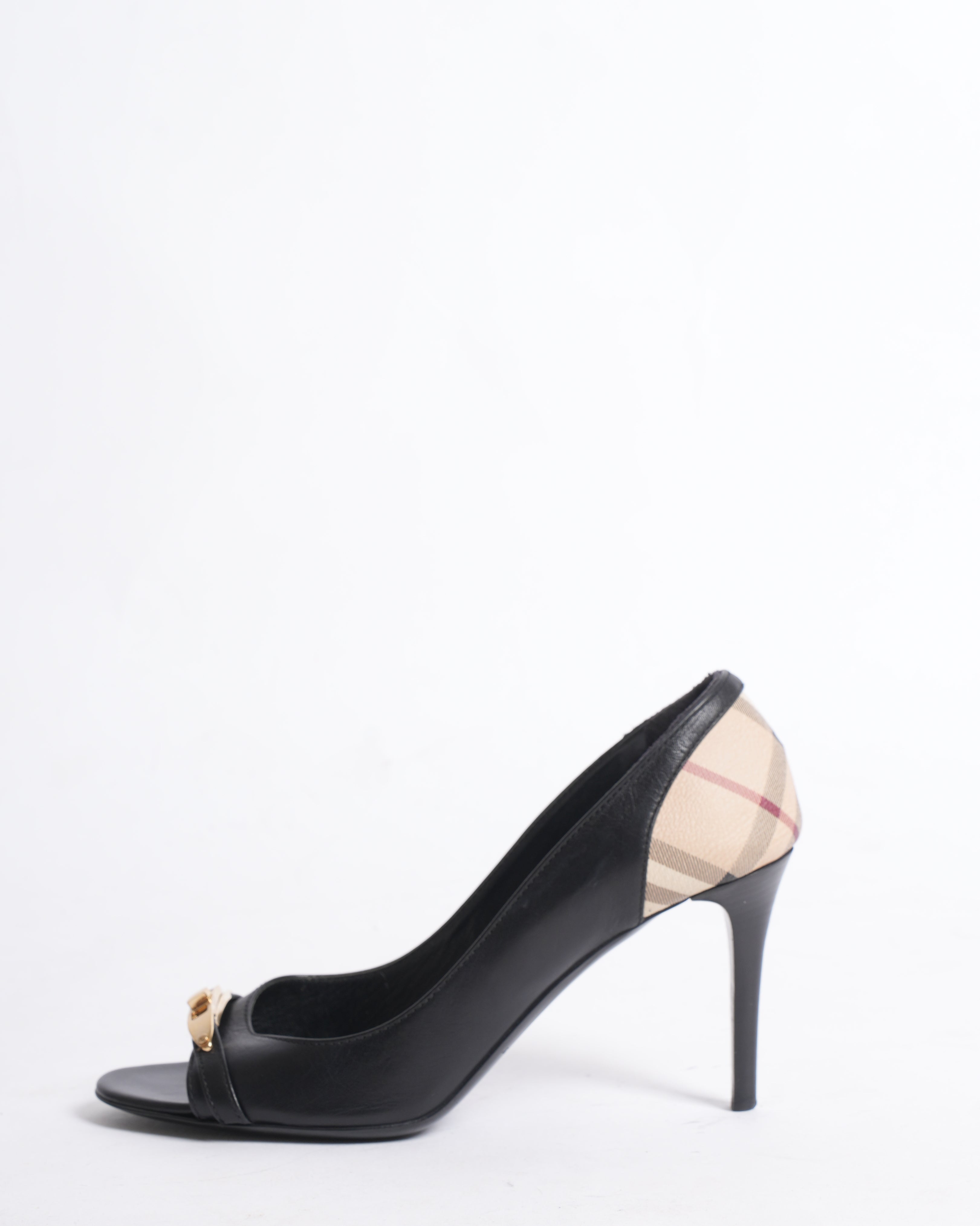 Burberry peep toe heels in black