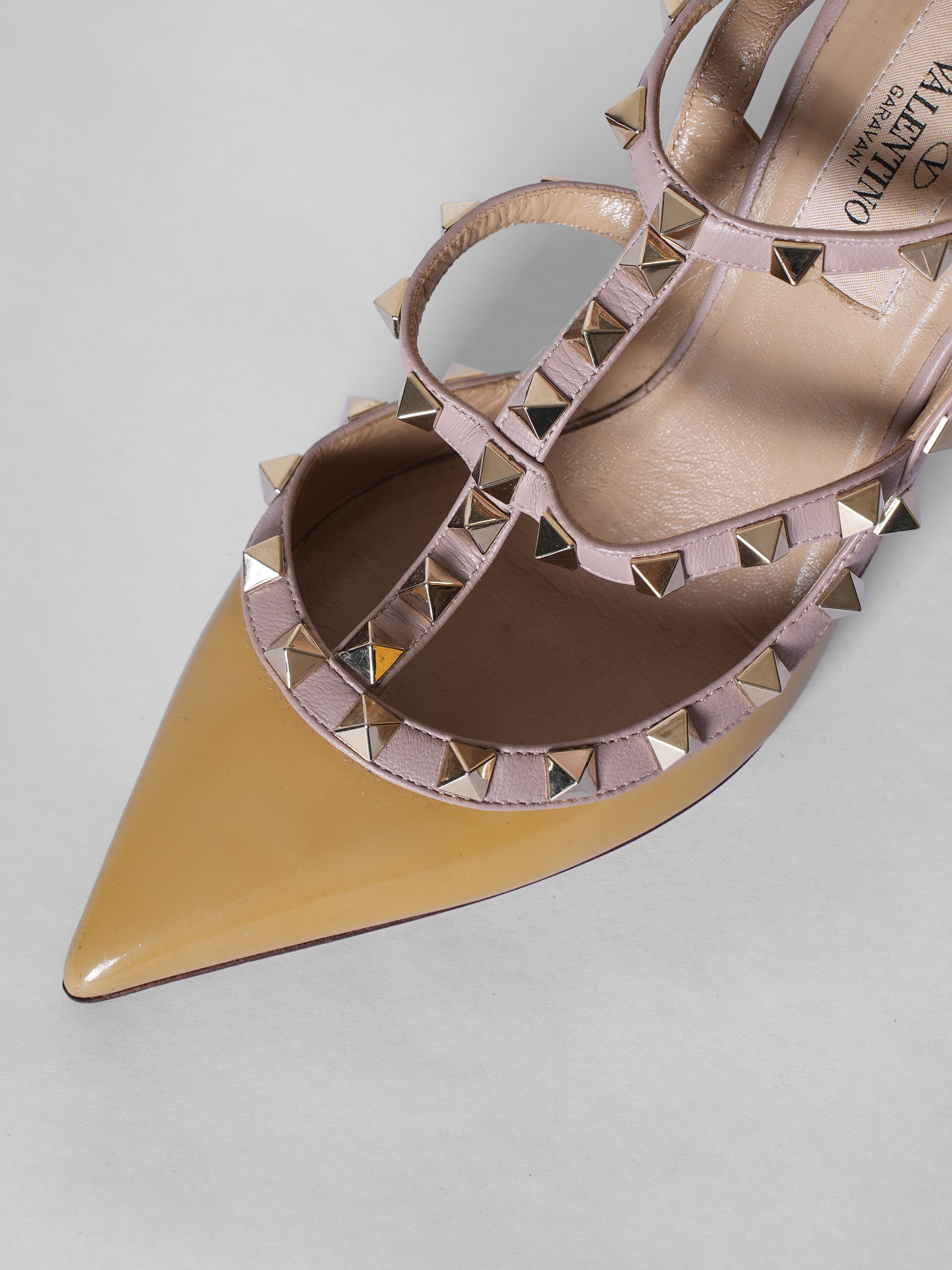 Valentino Rockstud Pumps