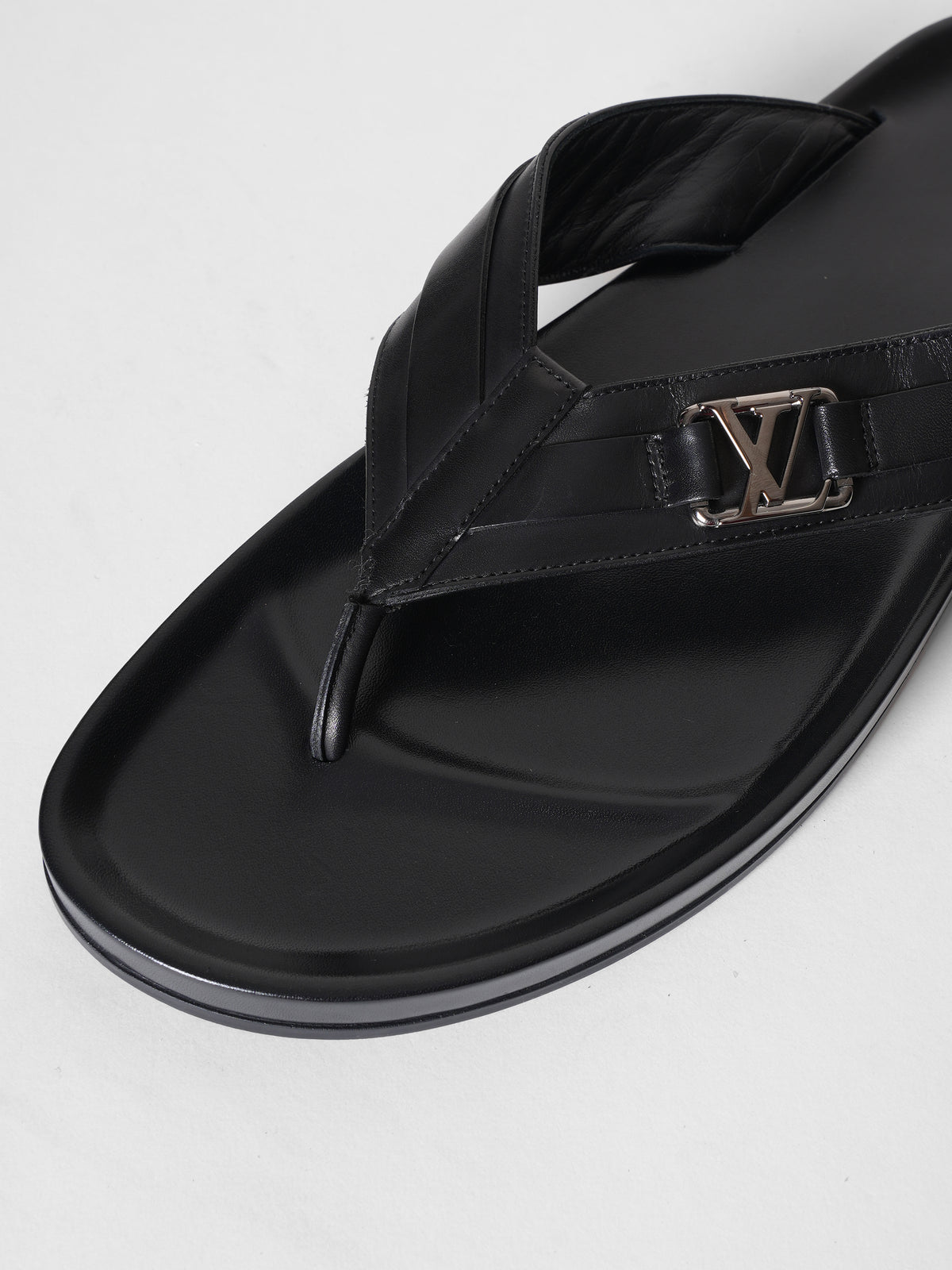 New Louis Vuitton Mirabeau Black Flip Flops