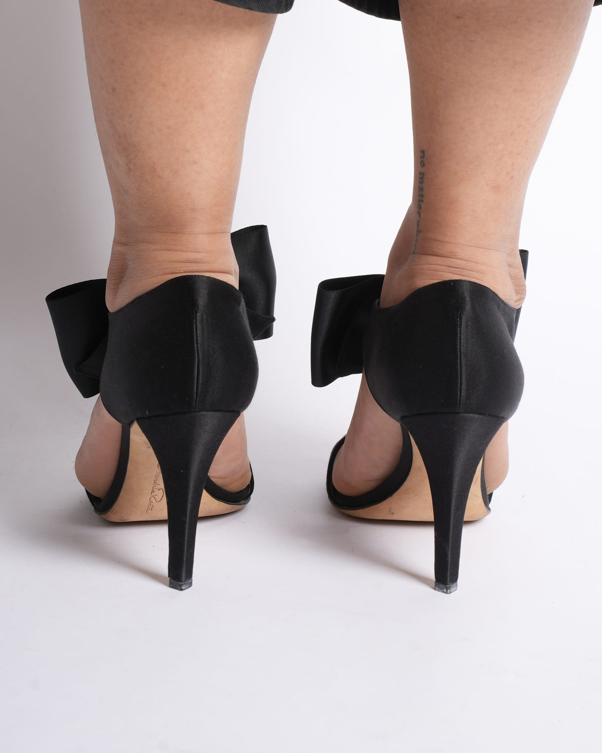 Oscar de la renta black fabric bow heels