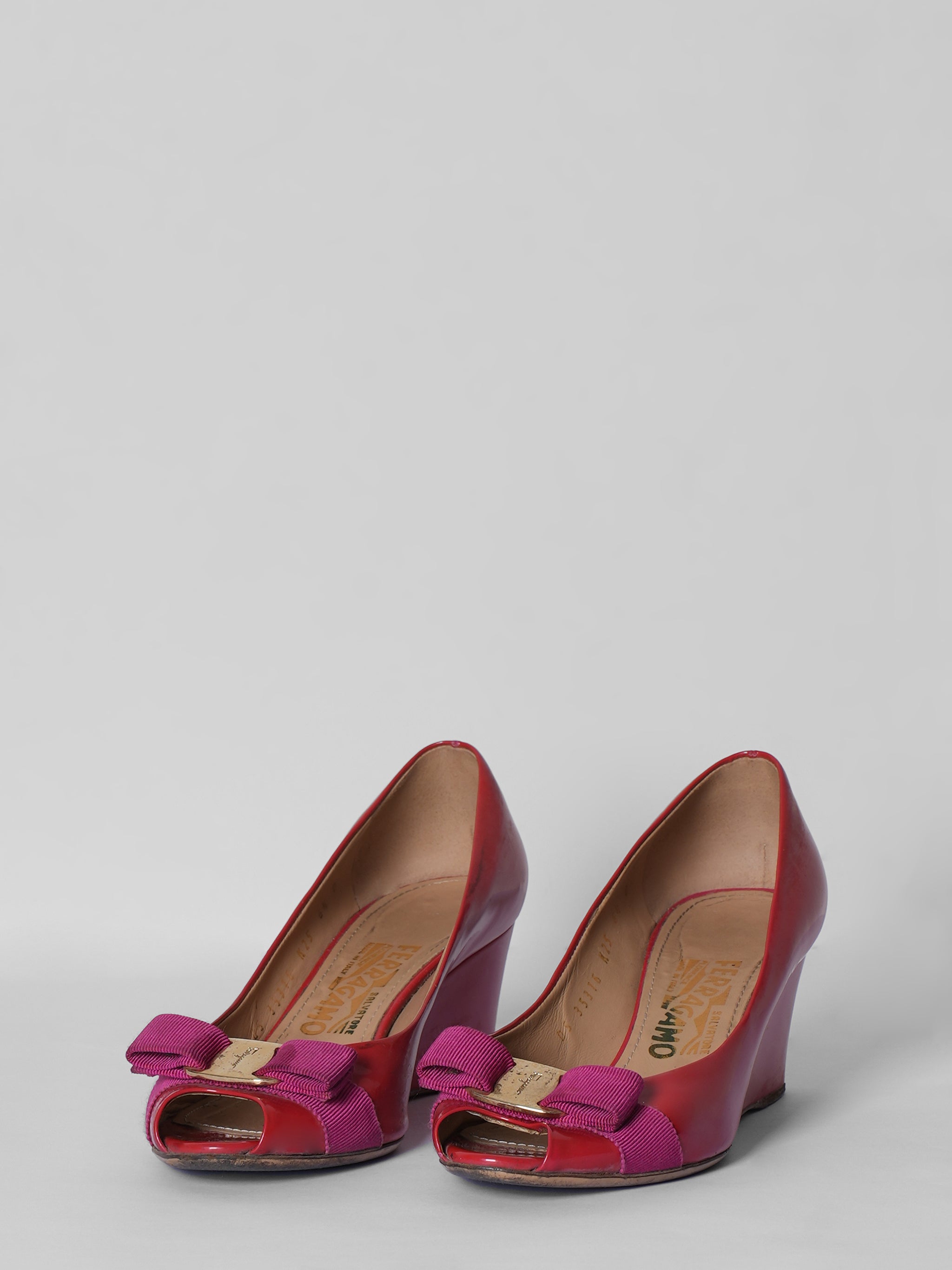 Ferragamo Bow Pink Wedges