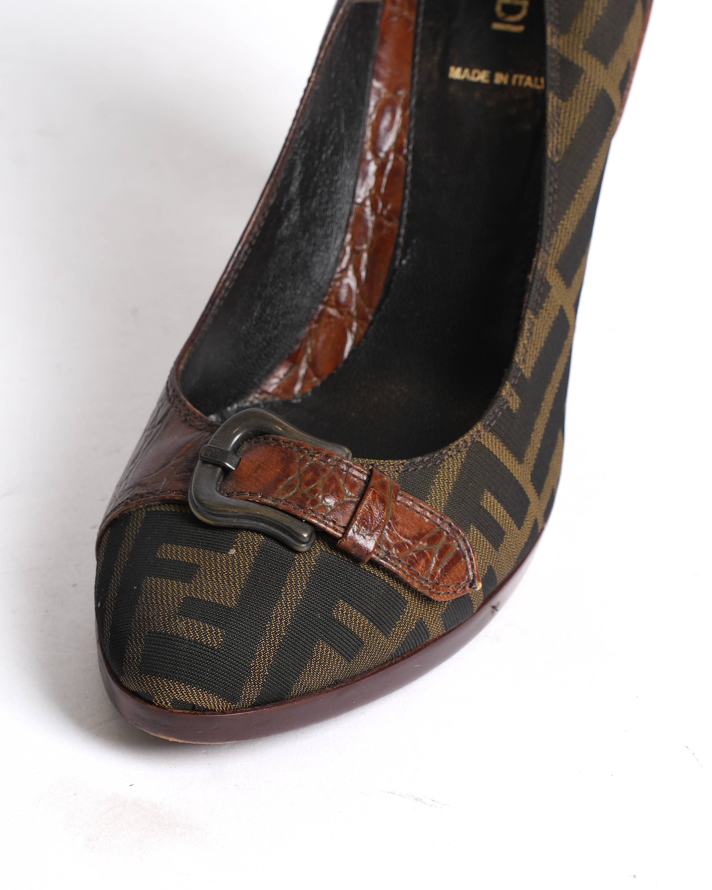 Fendi Zucca Pumps In Brown