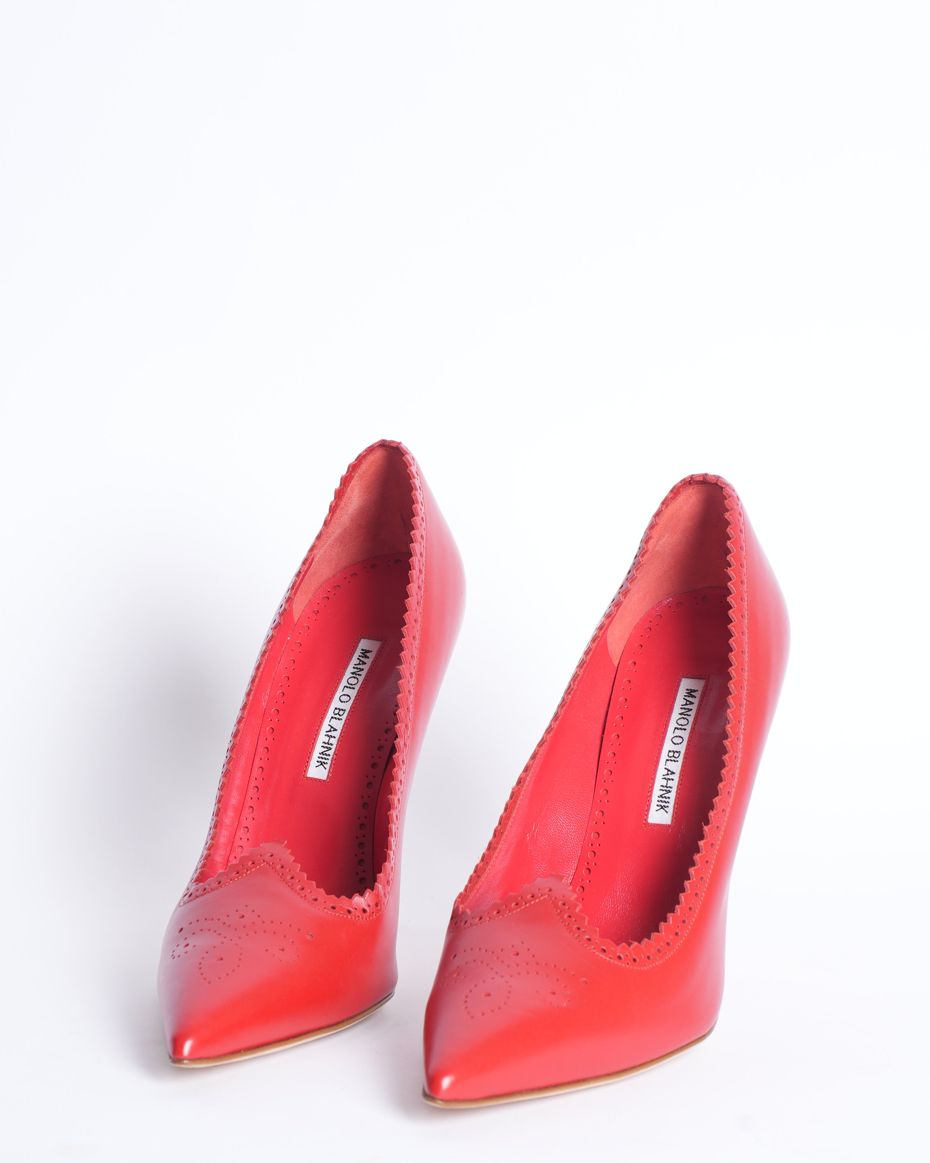 New Manolo Blahnik Mavinga Classic Pumps