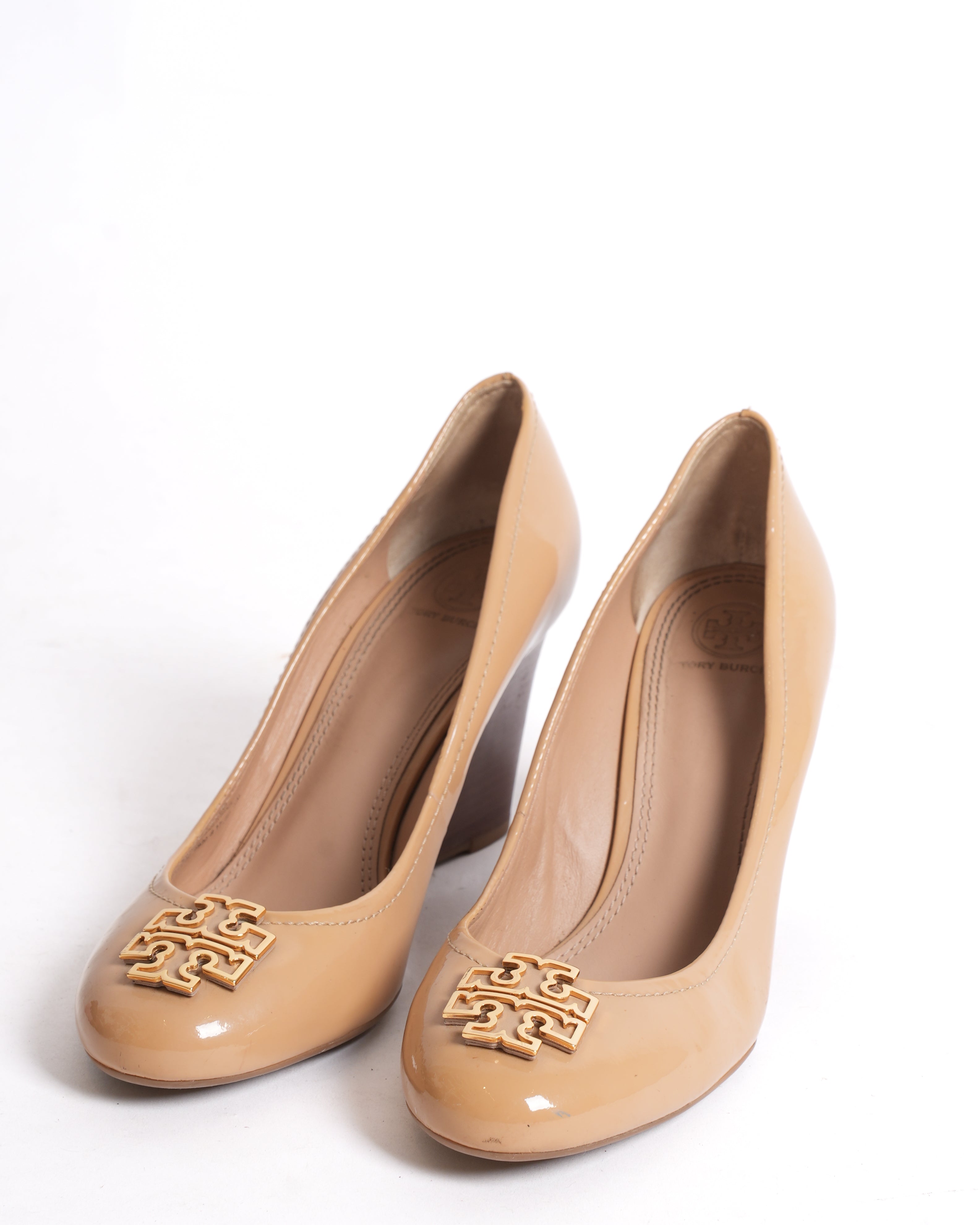 Tory burch tan patent leather wedges