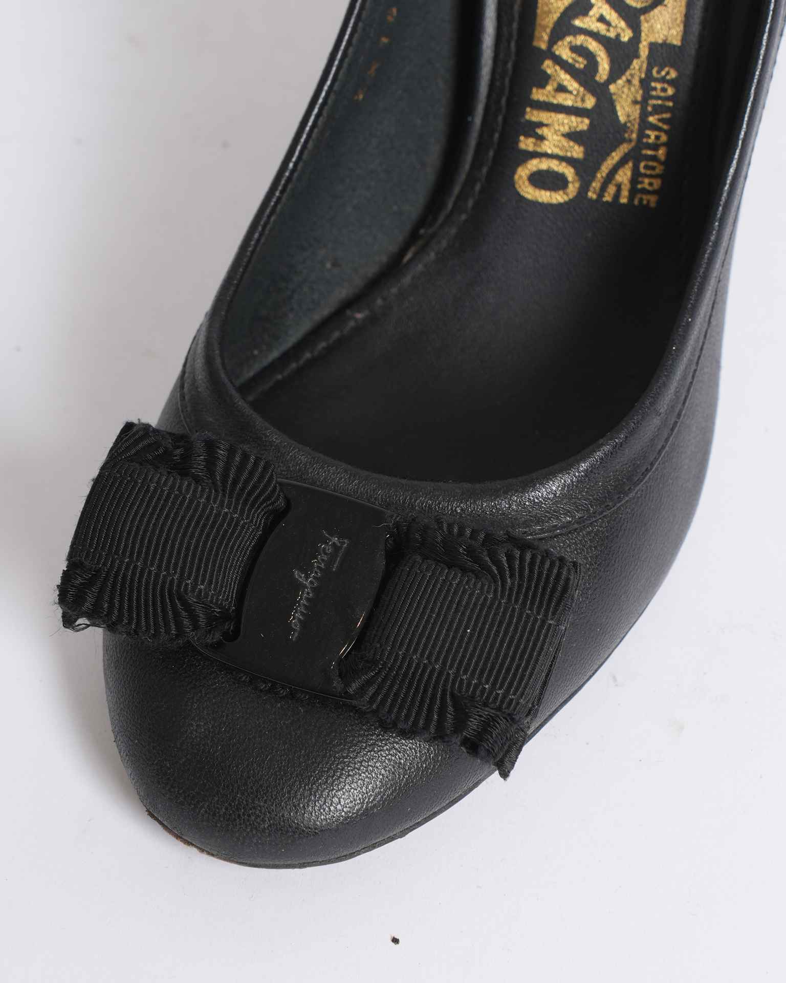 Salvatore Ferragamo Vara Bow Pumps In Black