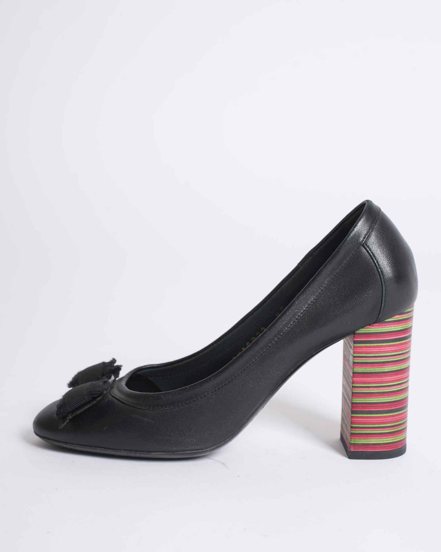 Salvatore Ferragamo Vara Bow Pumps In Black