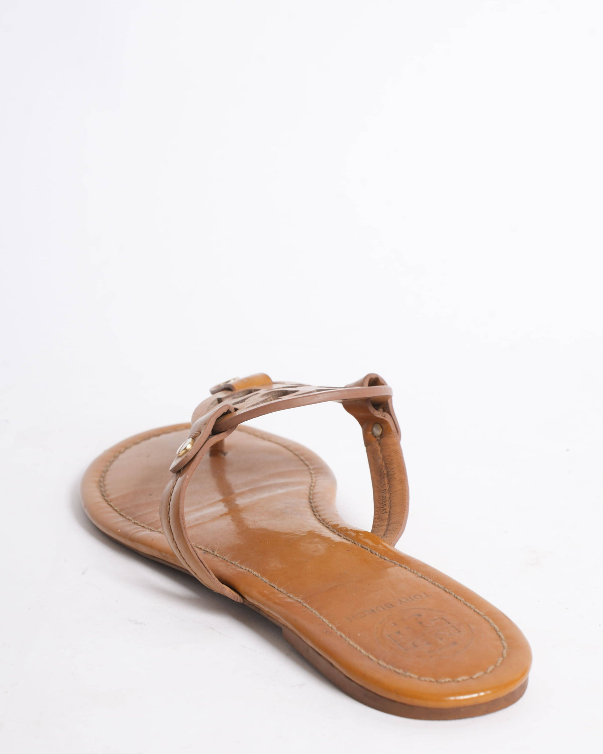 Tory Burch Logo Flats In Tan Patent Leather