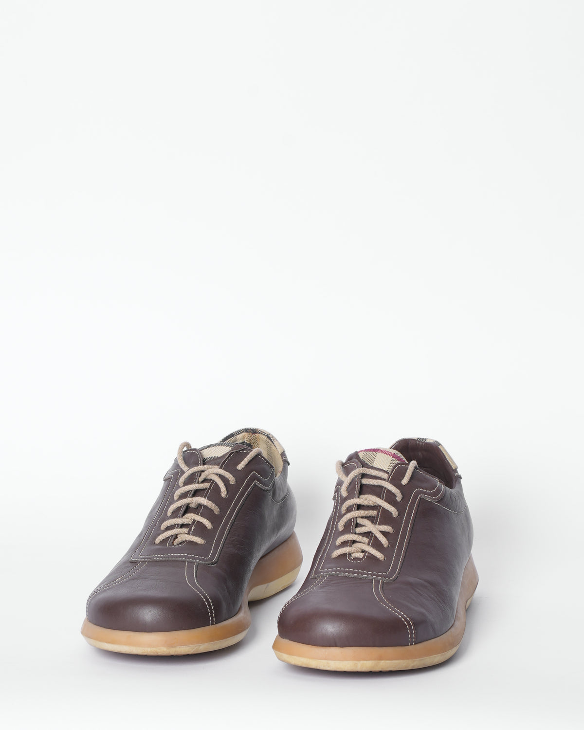 Burberry Lace up shoes in brown