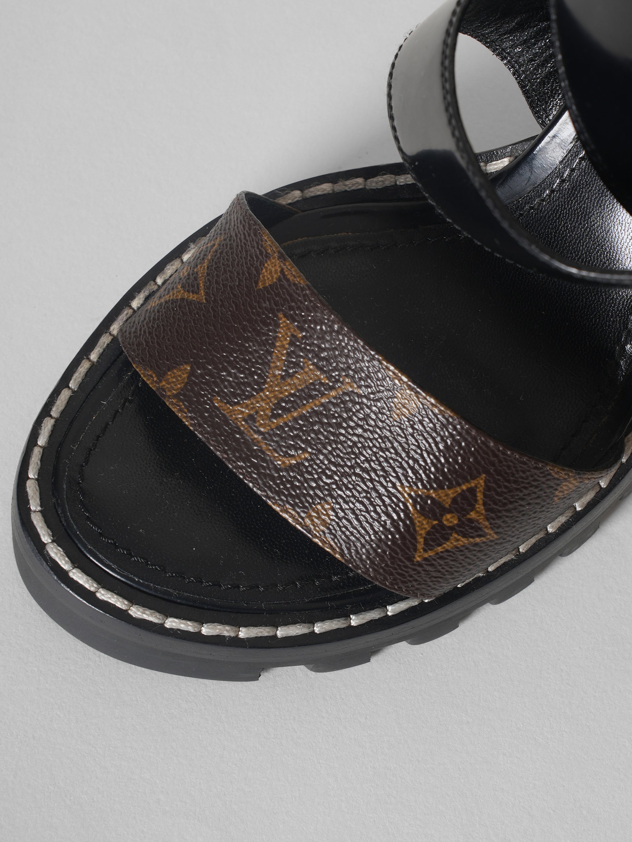 New Louis Vuitton Monogram Patent Leather Cross Strap Sandals