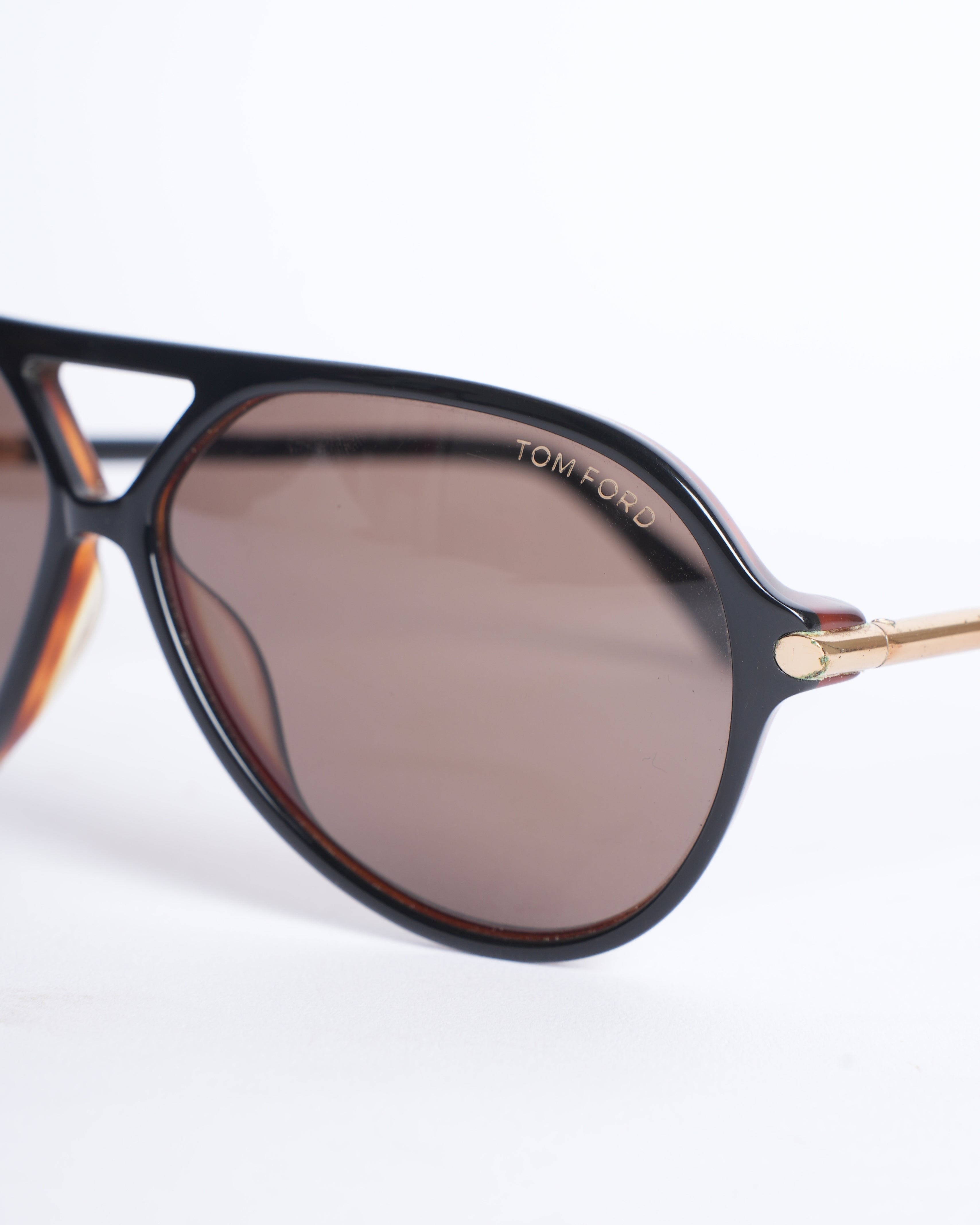 Tom Ford Wide Frame Aviater Shaped Sunglasses In Brown