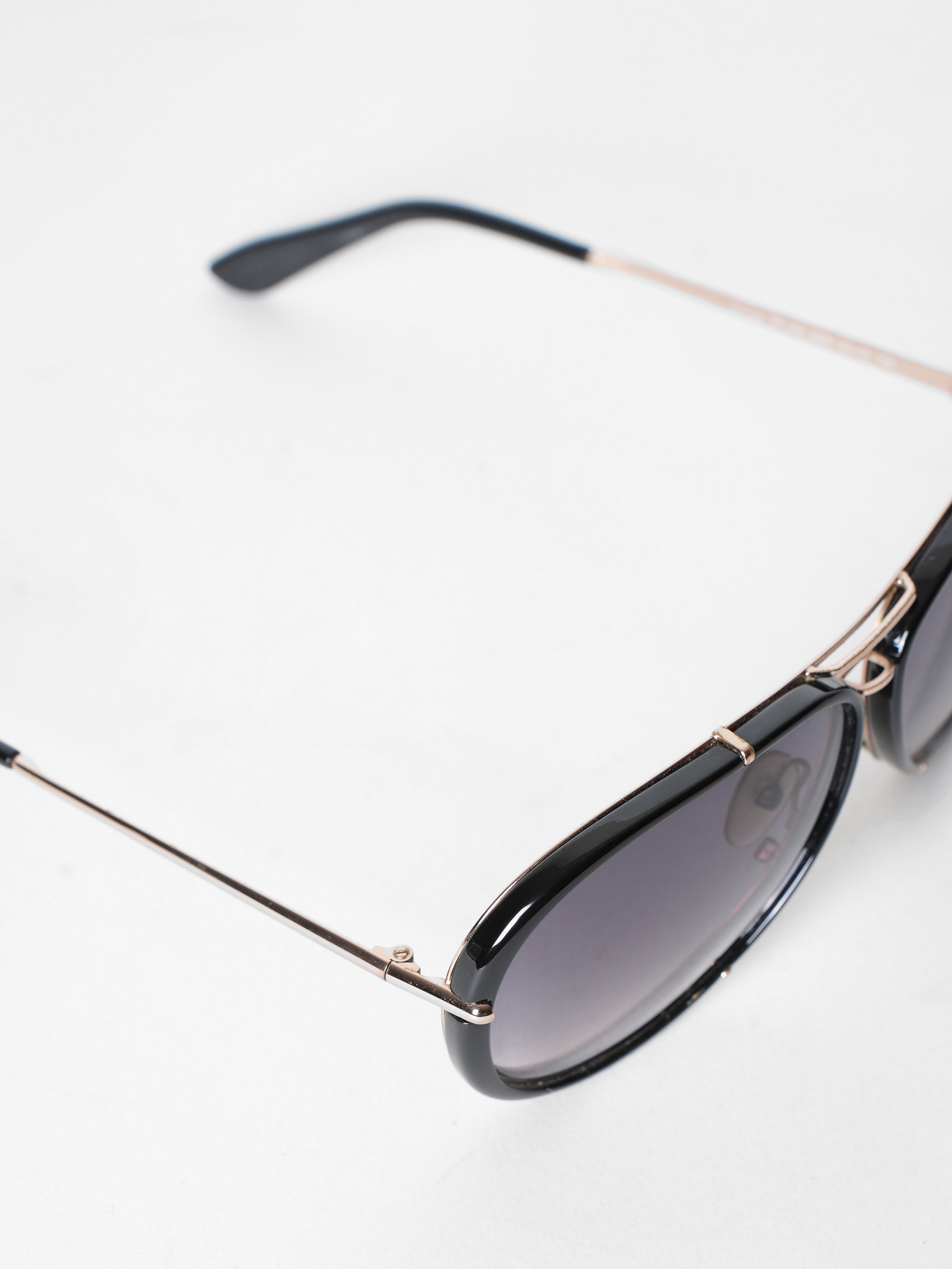 Tomford Black Sunglass With Golden Frame