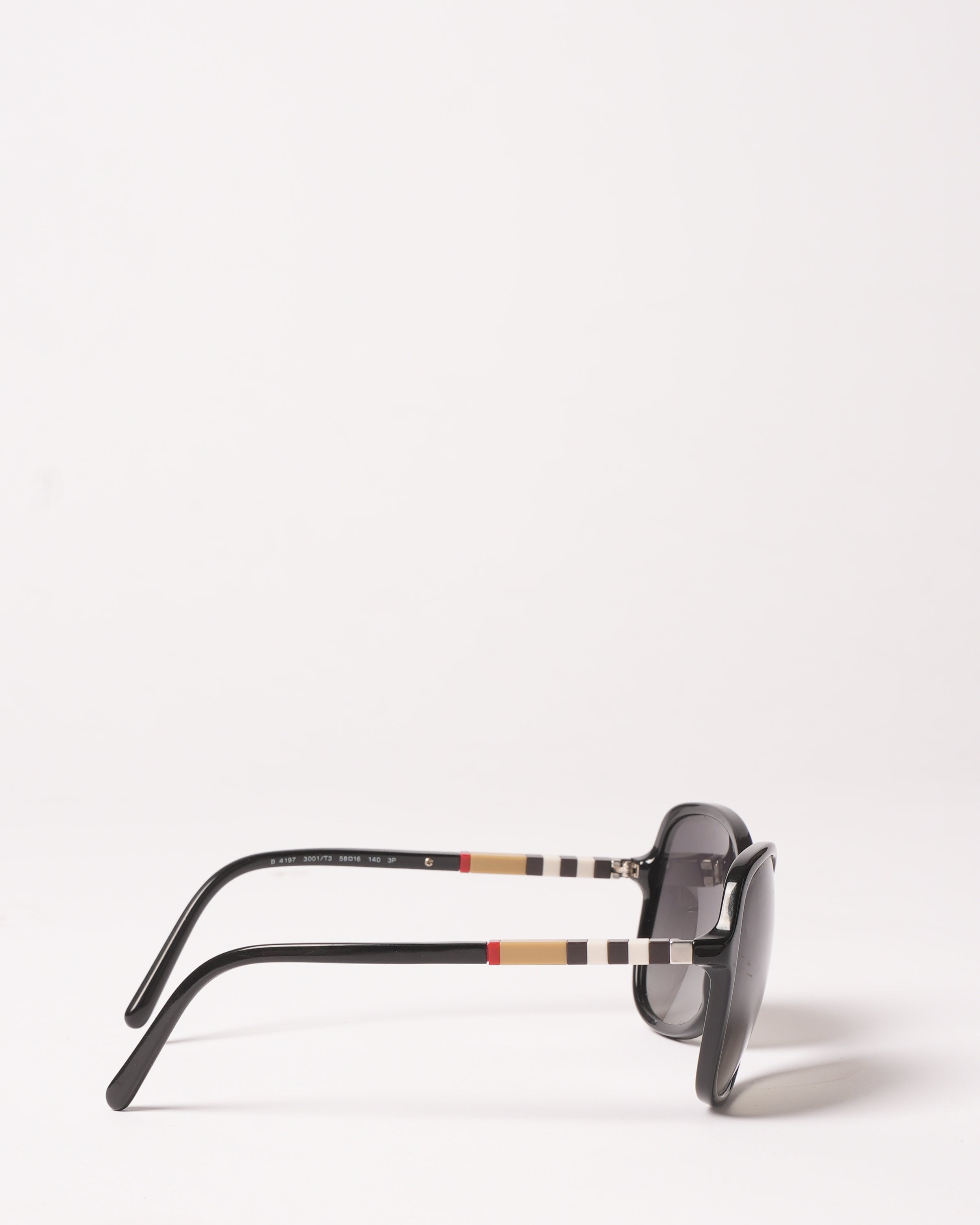 Burberry Oversized Frame Sunglasses In Black