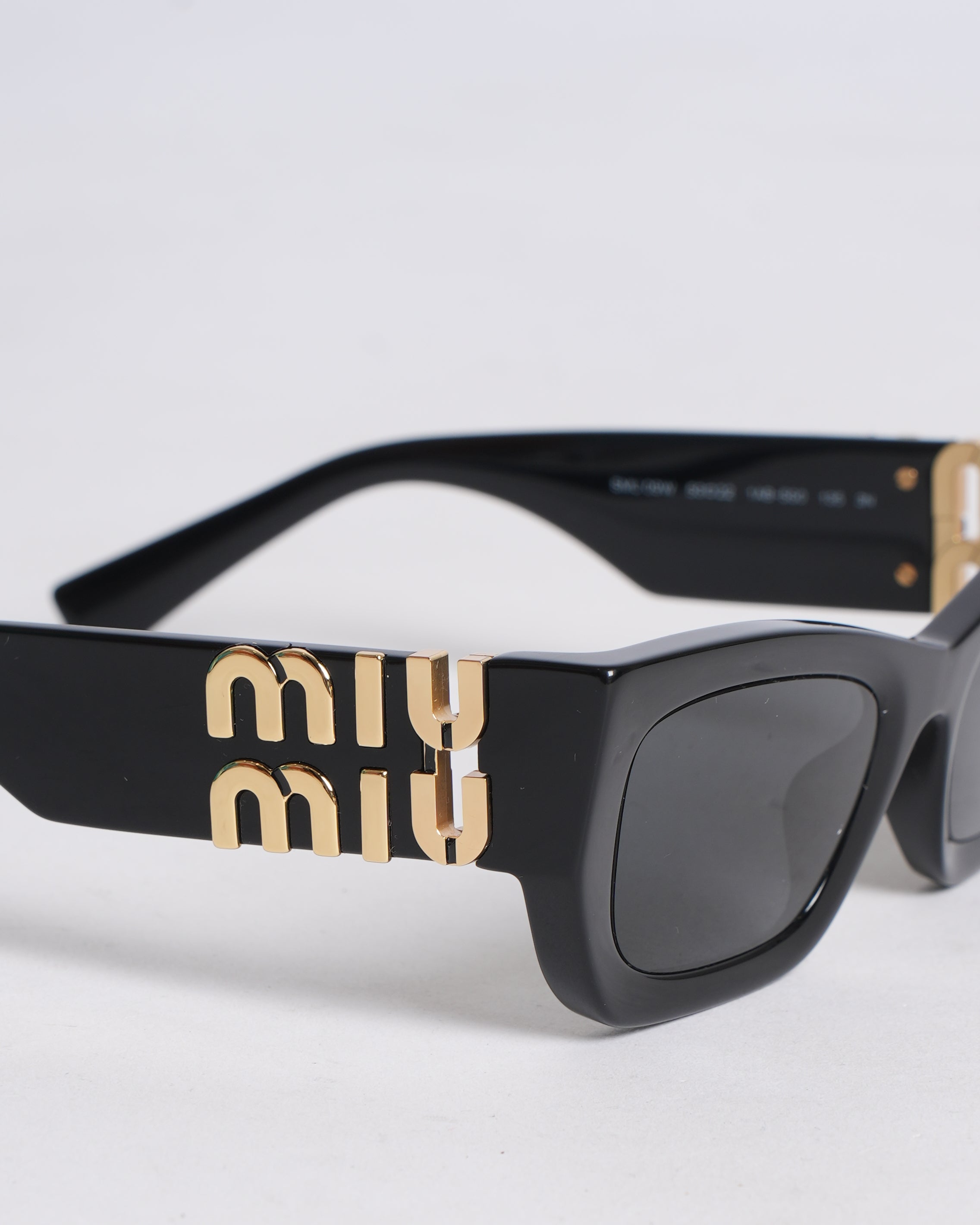 New Miu Miu Women's Rectangular Cat-eye Shades In Black