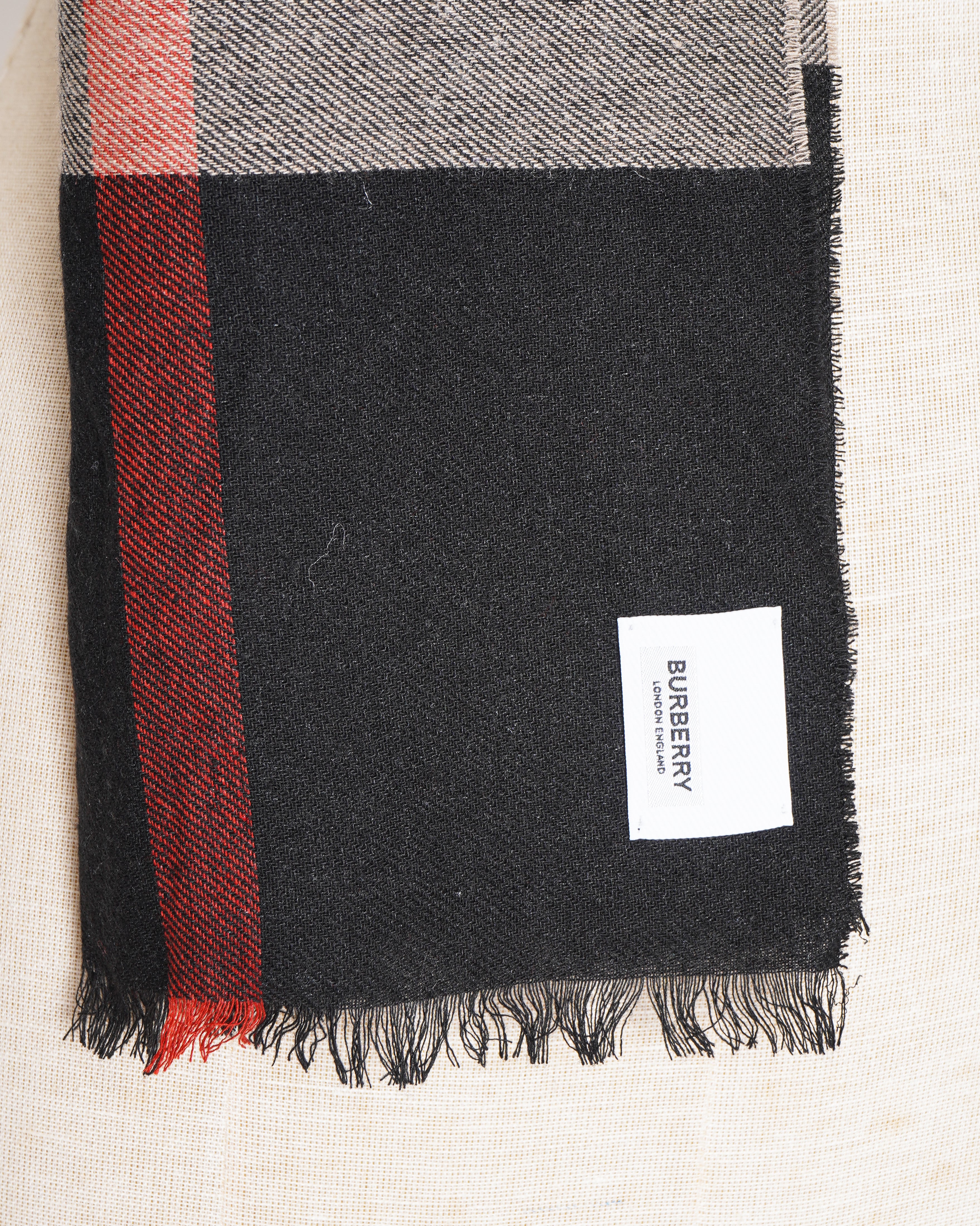 New Burberry Woolen checkered scarf