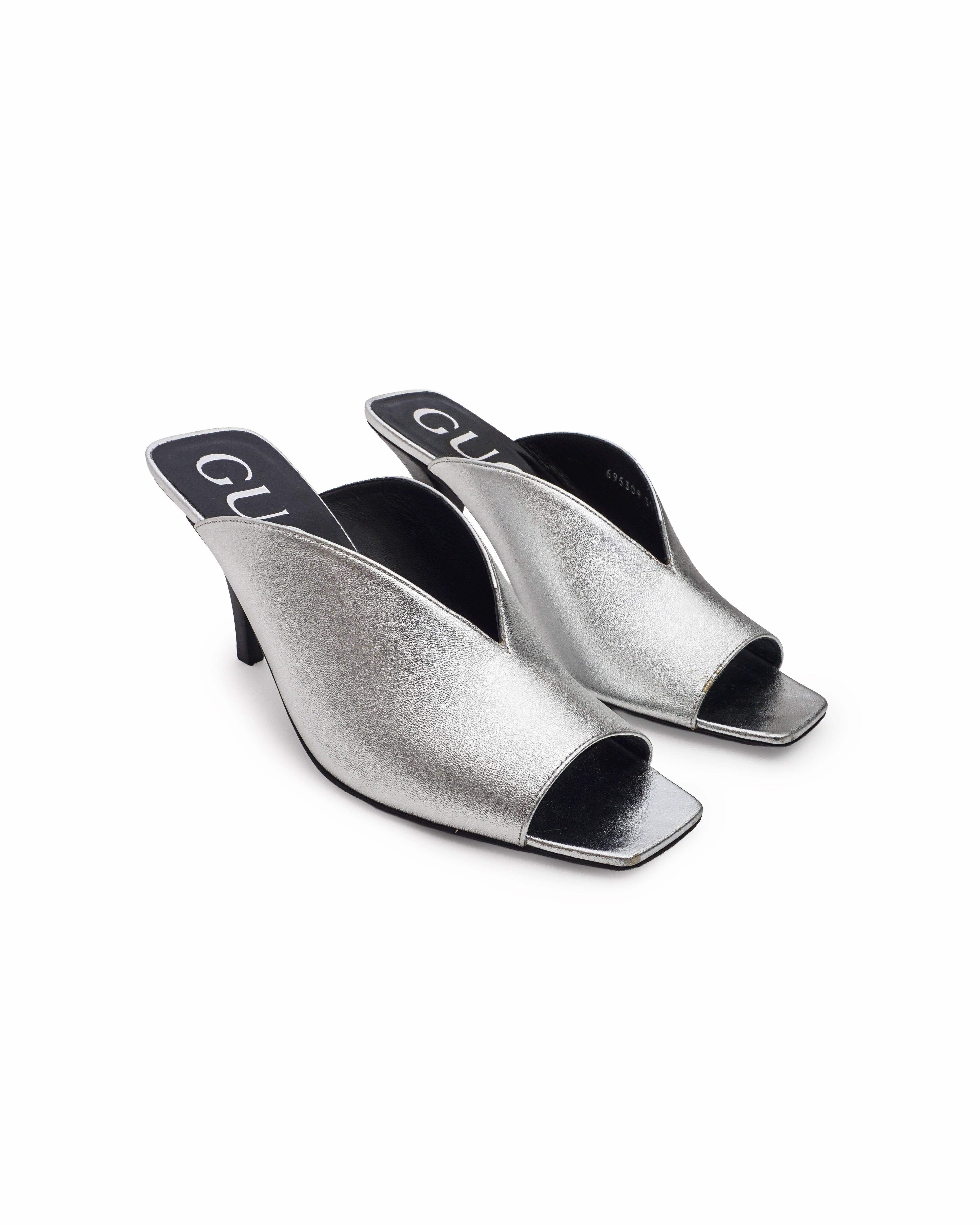 Gucci Metallic Silver Leather V-Neck Open Toe Mule Sandals