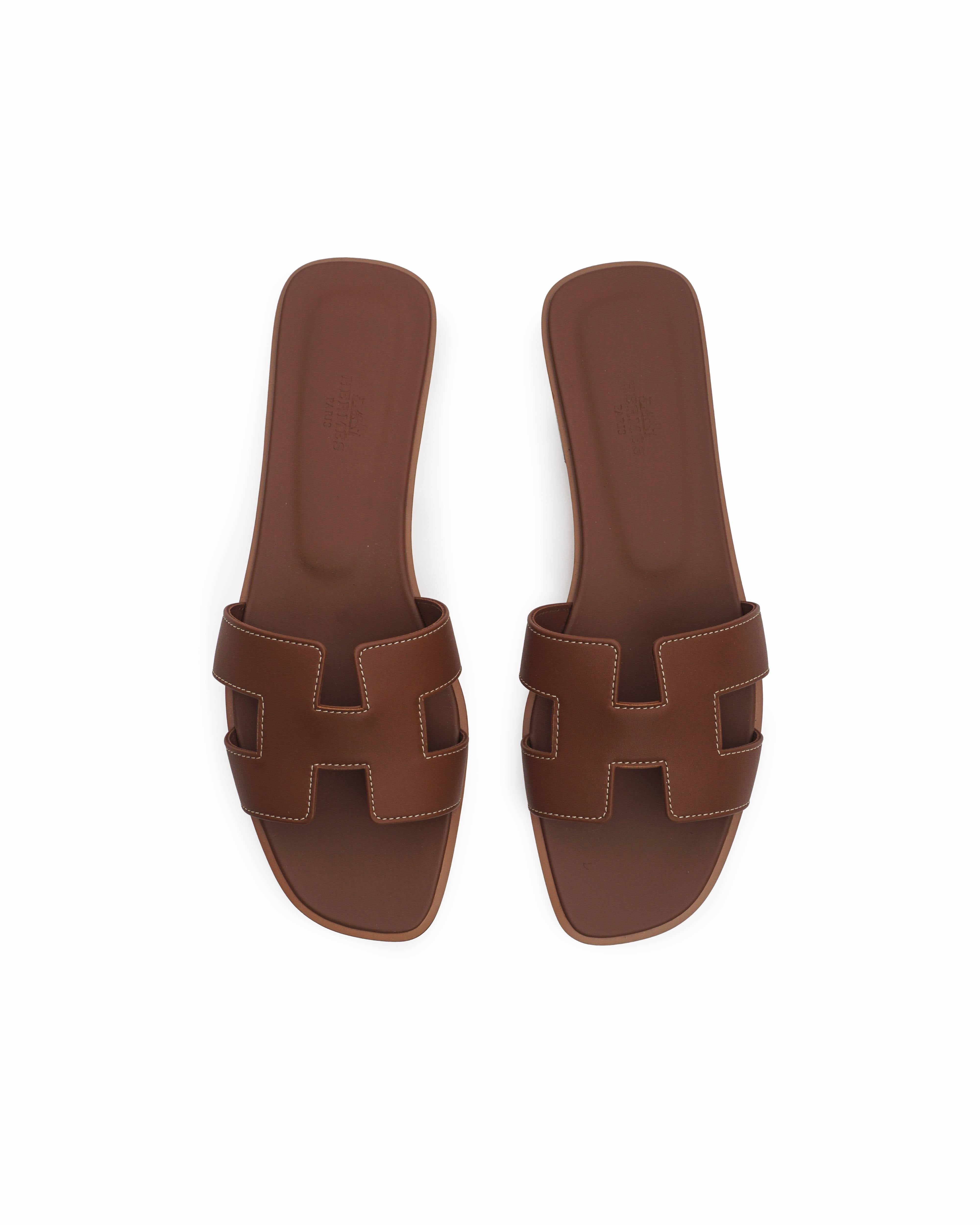 Hermès Oran Calfskin Leather Flat Sandals