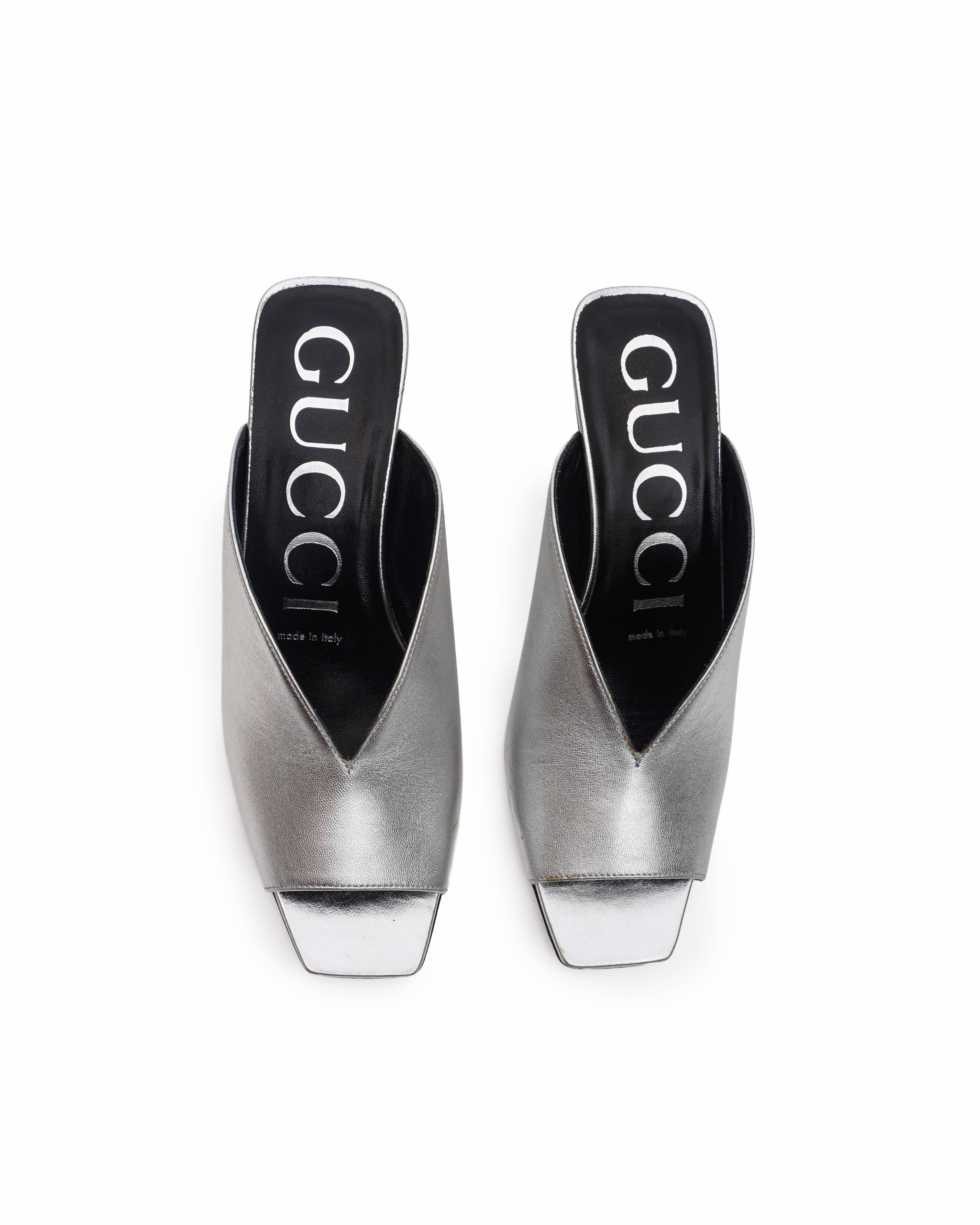 Gucci Metallic Silver Leather V-Neck Open Toe Mule Sandals