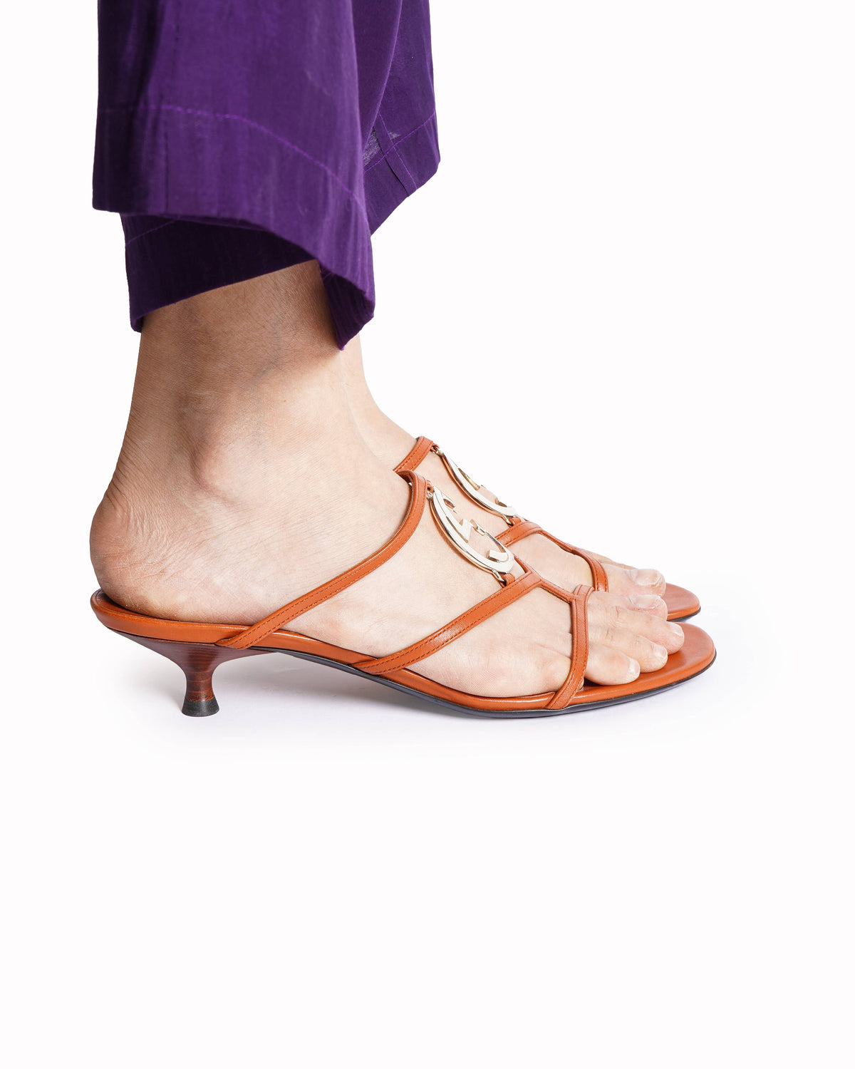 Gucci Vintage Orange Leather Strappy GG Heart Logo Kitten Heels