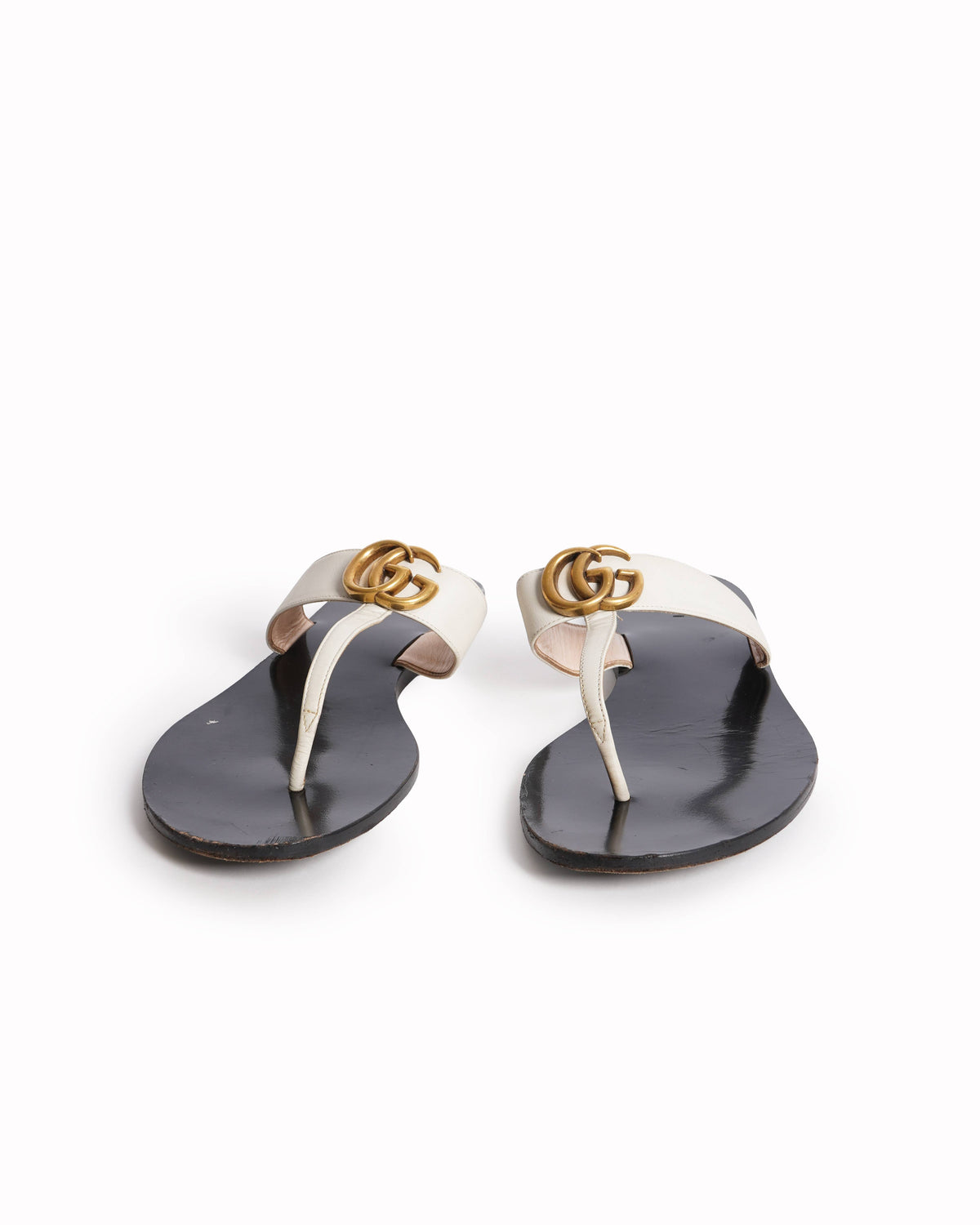 Gucci 
G Leather Flats Flip Flops