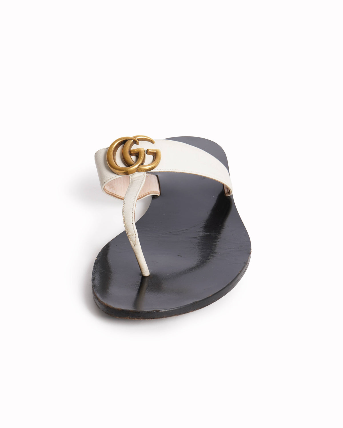 Gucci 
G Leather Flats Flip Flops