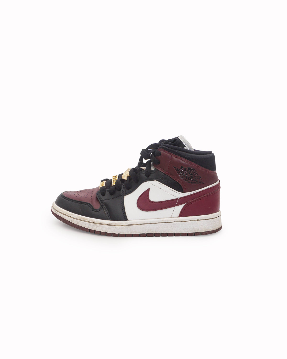 Air Jordan 1 Mid SE "Gold Pendants" Sneakers