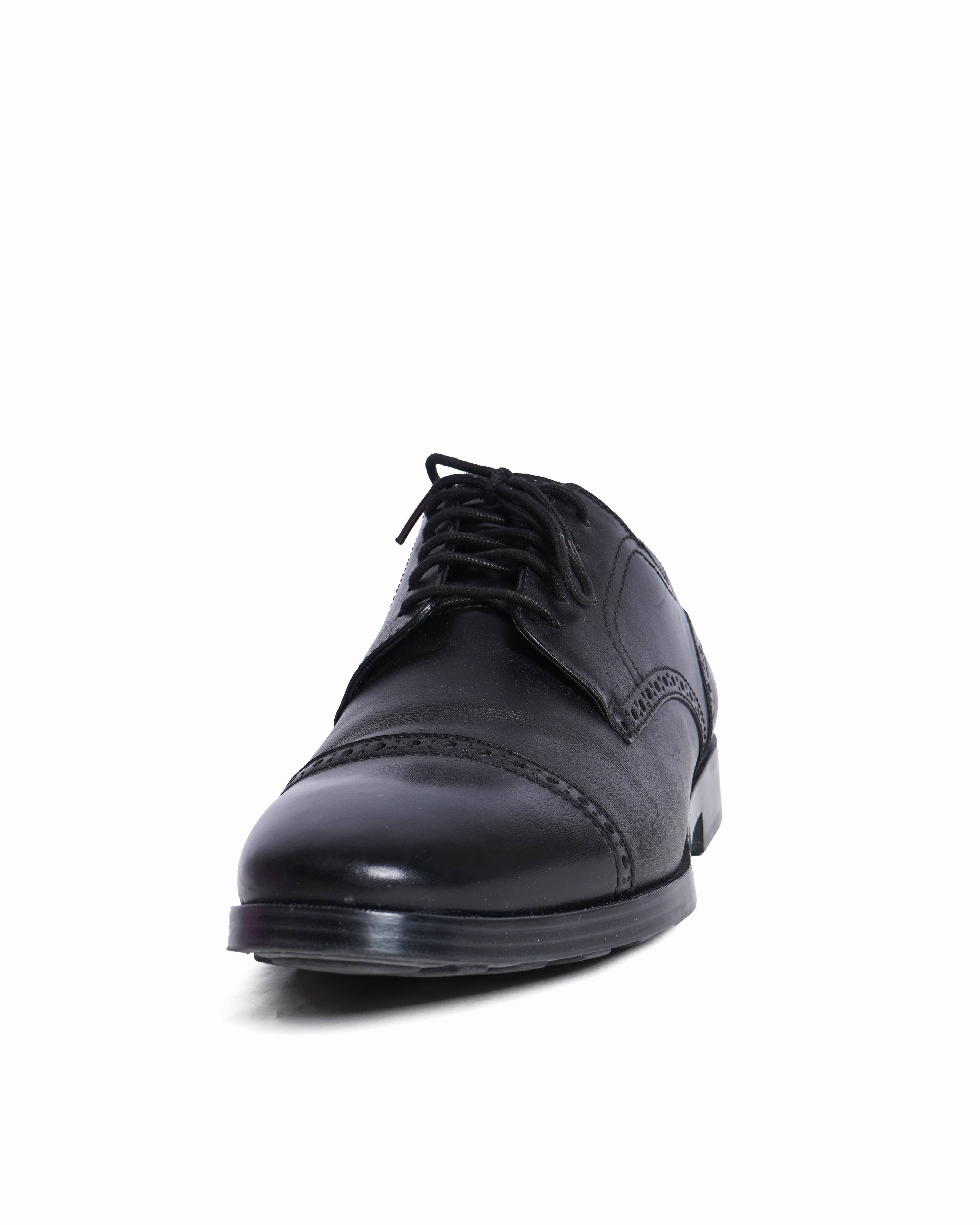 Cole hann black leather lace up shoes