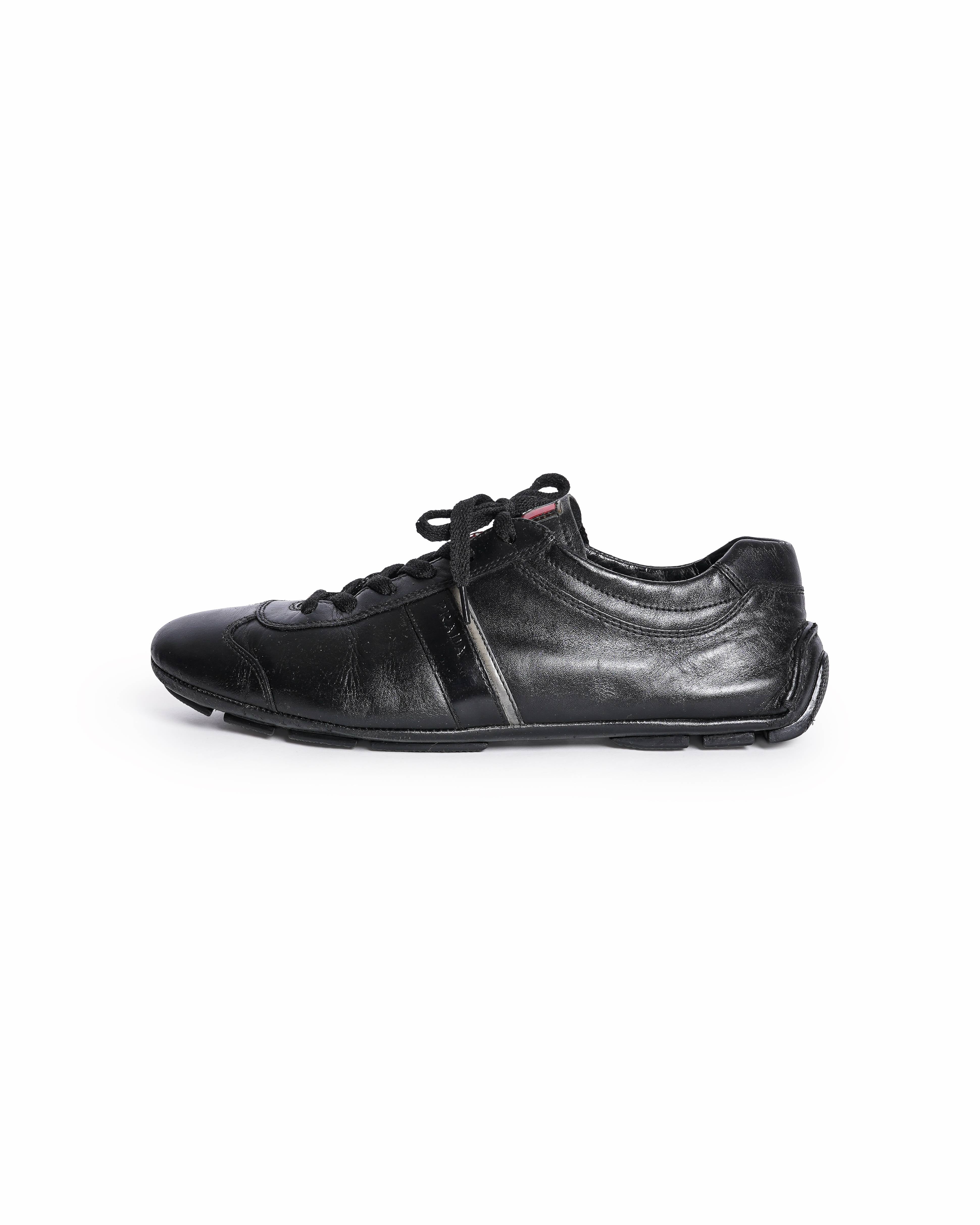 靴 prada sports black leather mule archive Prada Sport Black Leather Low Top Sneakers | Authentic Pre-loved