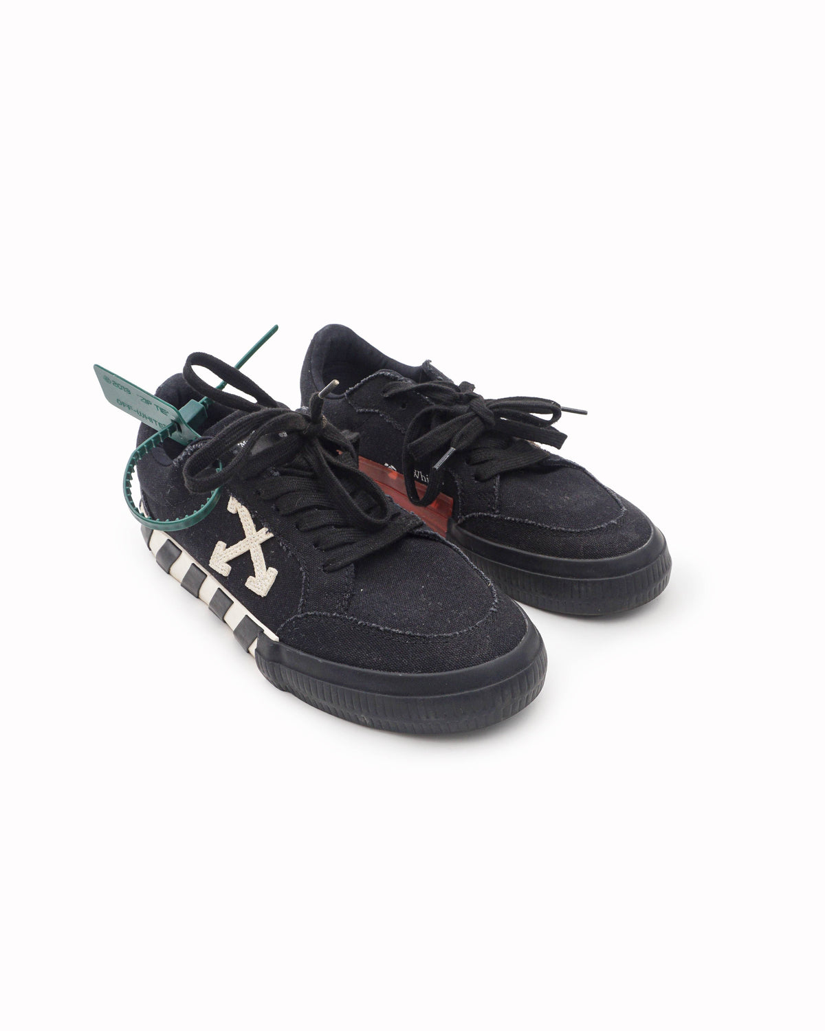 Off-White Black Canvas Arrows Low-Top Sneakers