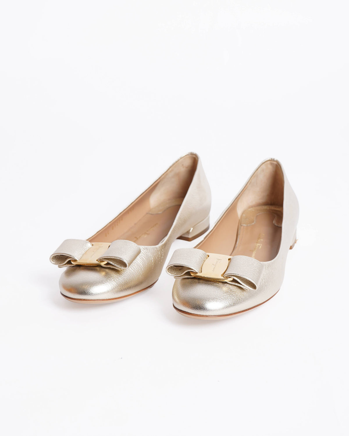 Salvatore Ferragamo Leather ballet flats in gold
