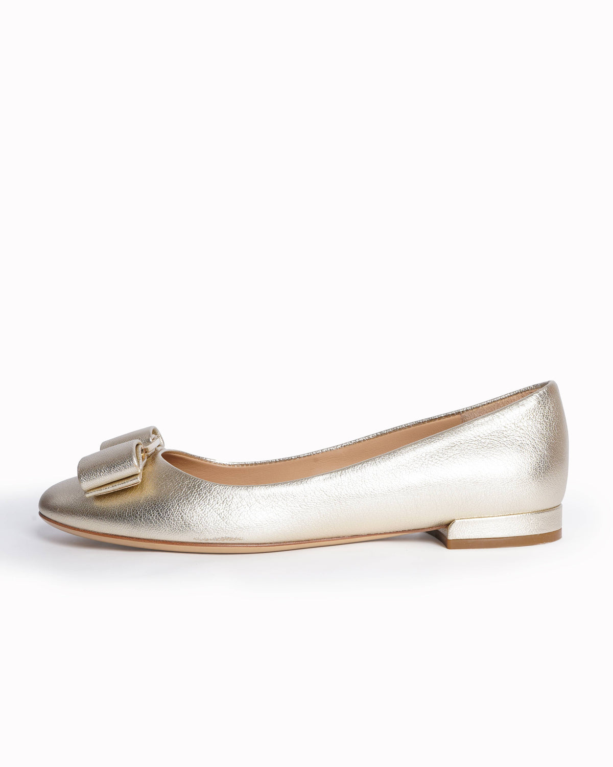 Salvatore Ferragamo leather Ballet Flats in Gold