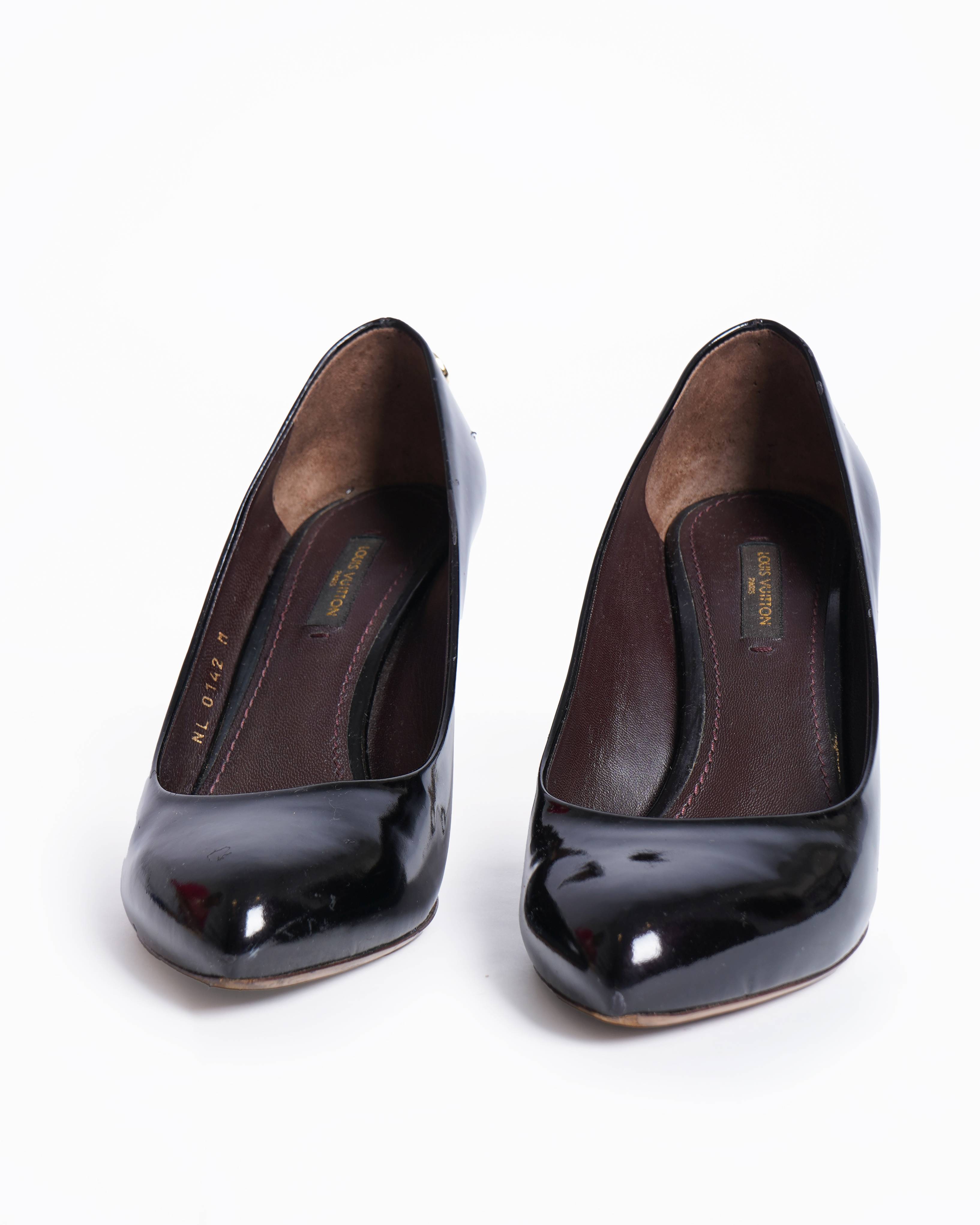 Louis Vuitton black patent leather pumps