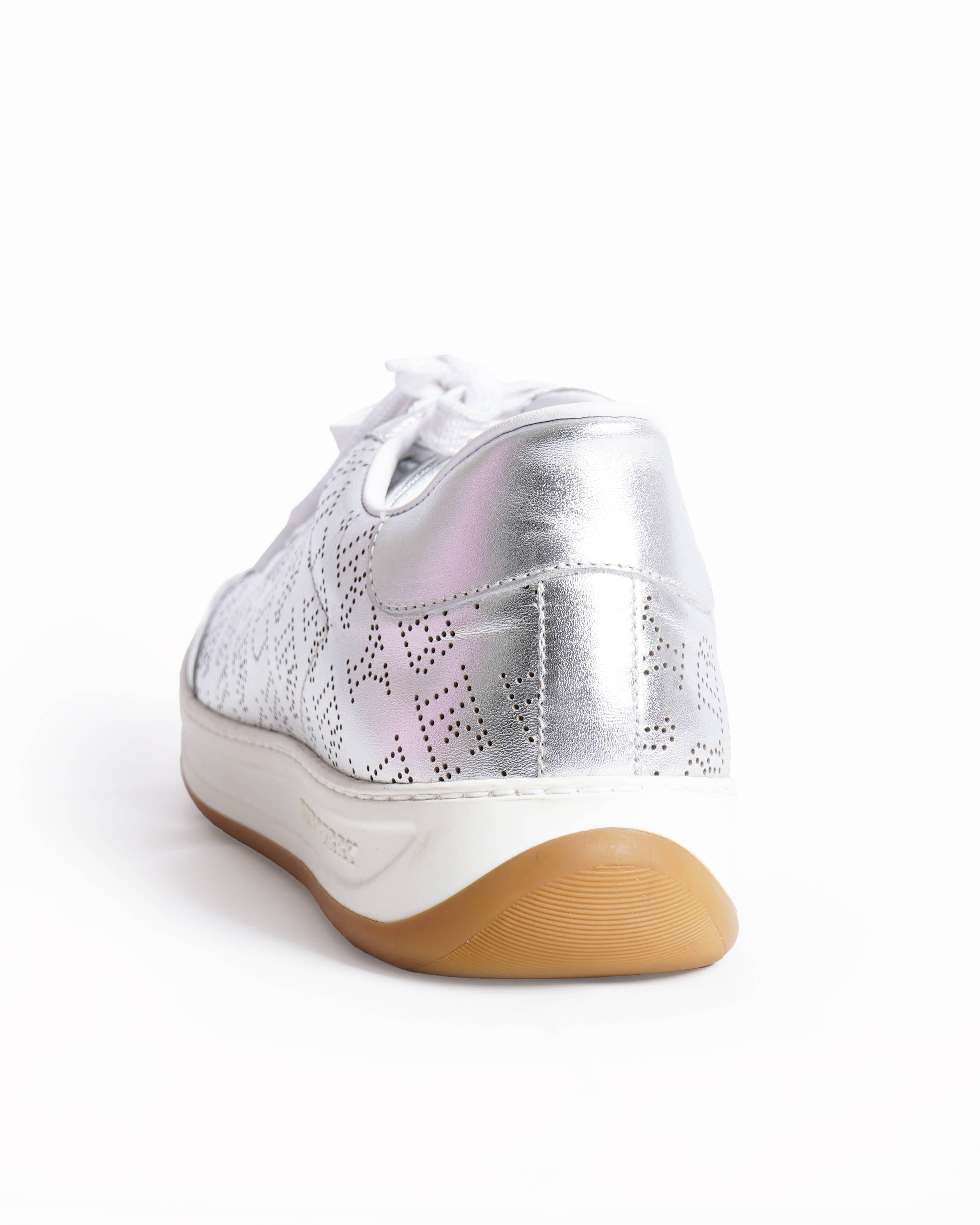 New Burberry metallic timsbury low top sneakers