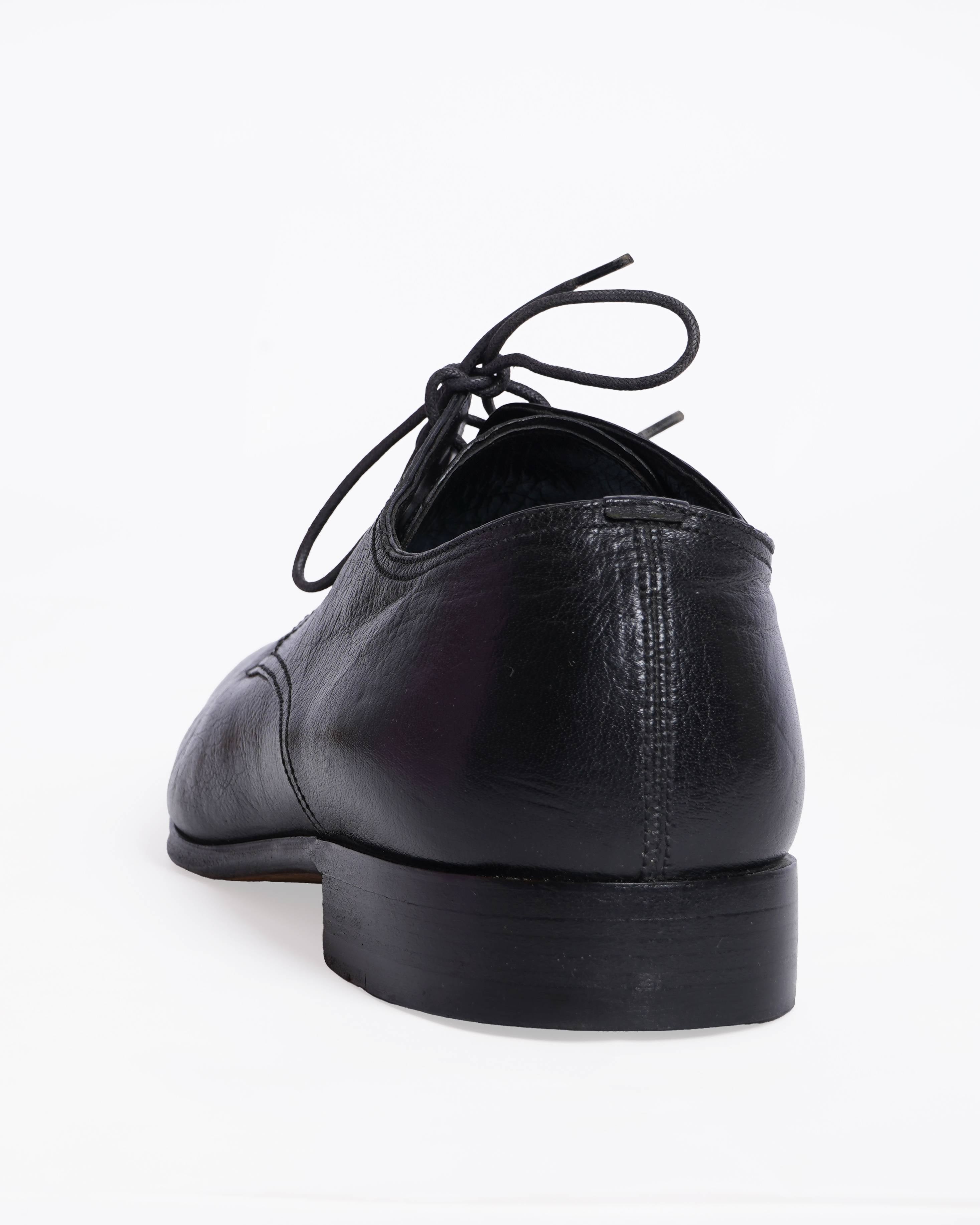 Bally 
Leather lace up shoes